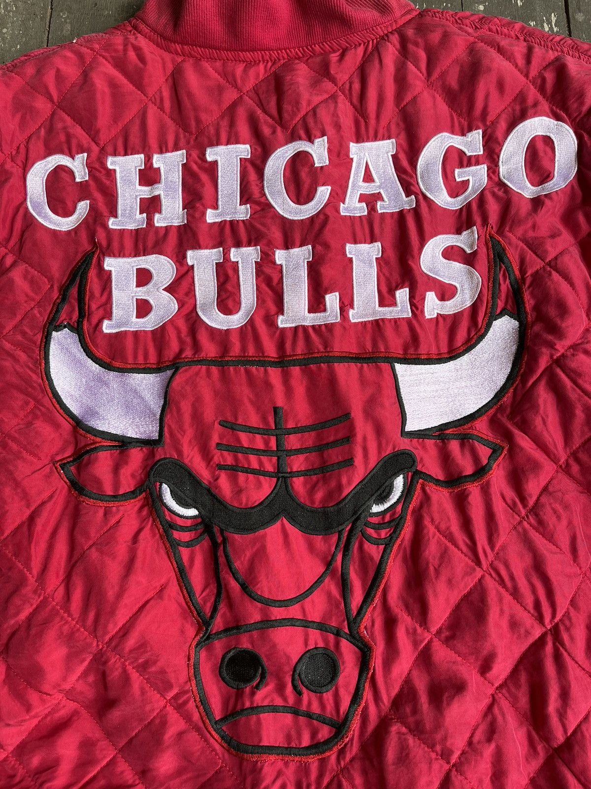 NBA Vintage Chicago Bulls thin Puffer Jacket Size US L / EU 52-54 / 3 - 5 Thumbnail