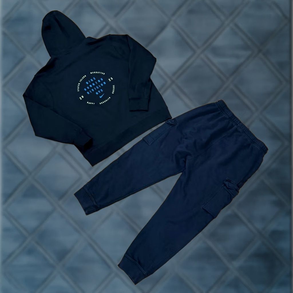Nike Nike Sportswear Fleece Hoodie & Cargo Joggers Set Hoodie Pants Black L Mens Large Regular Zip Pullover Set Size L 27” 26” 24” Swoosh Size US L / EU 52-54 / 3 - 1 Thumbnail