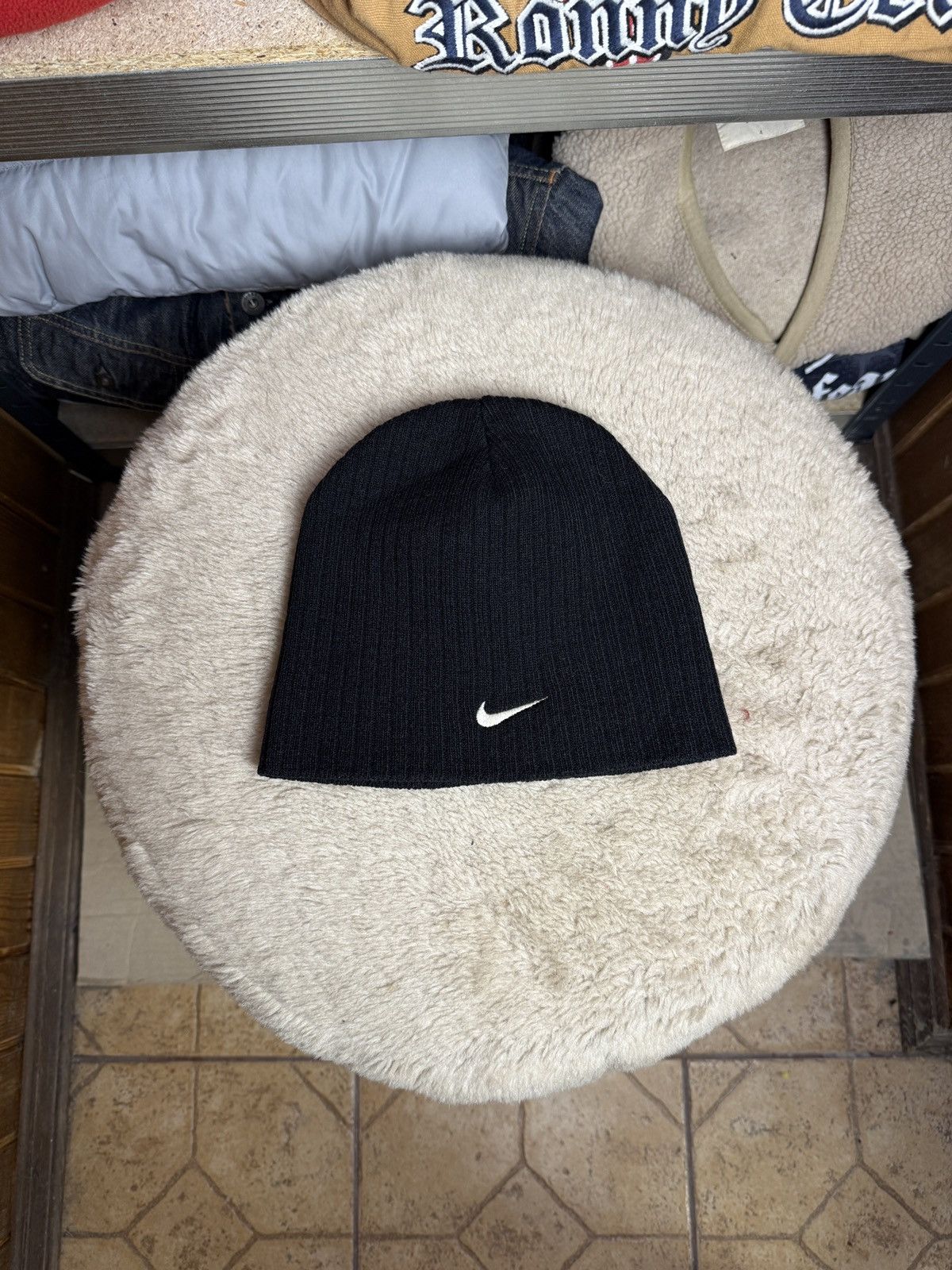 Nike Nike Vintage Y2K Beanie Hat Size ONE SIZE - 1 Thumbnail