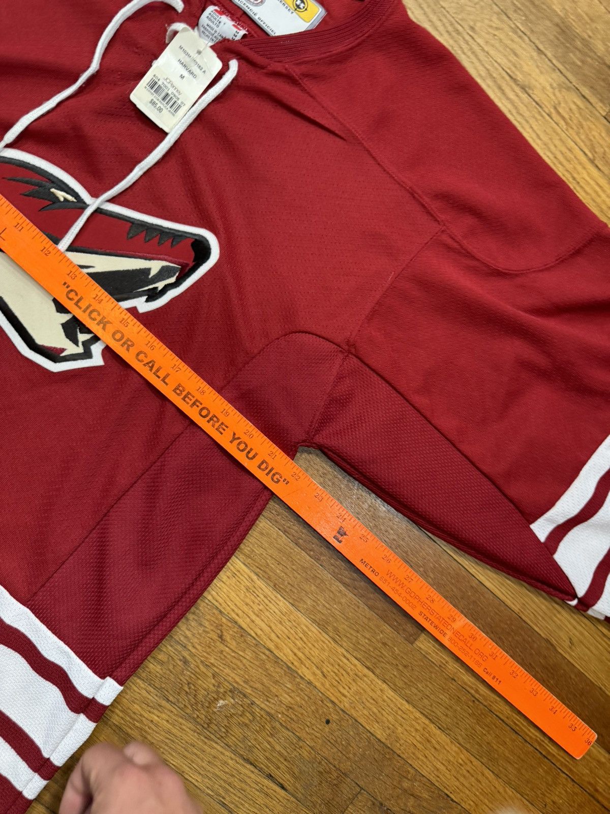 NHL × Vintage Vintage Phoenix Coyotes Hockey Jersey Size US M / EU 48-50 / 2 - 6 Thumbnail