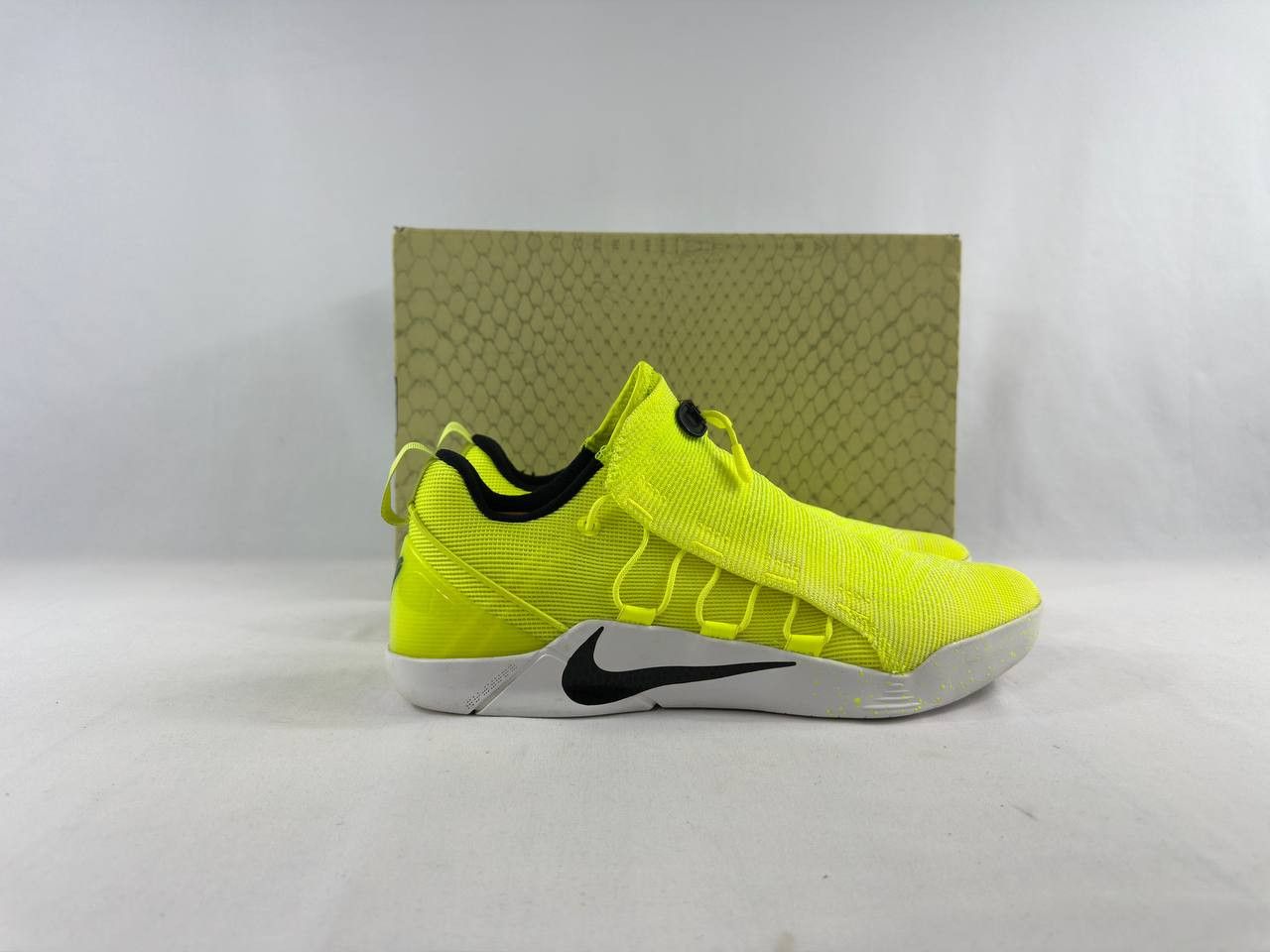 Nike Nike Kobe A.D. NXT 'Volt' 2017 Size US 12 / EU 45 - 1 Thumbnail