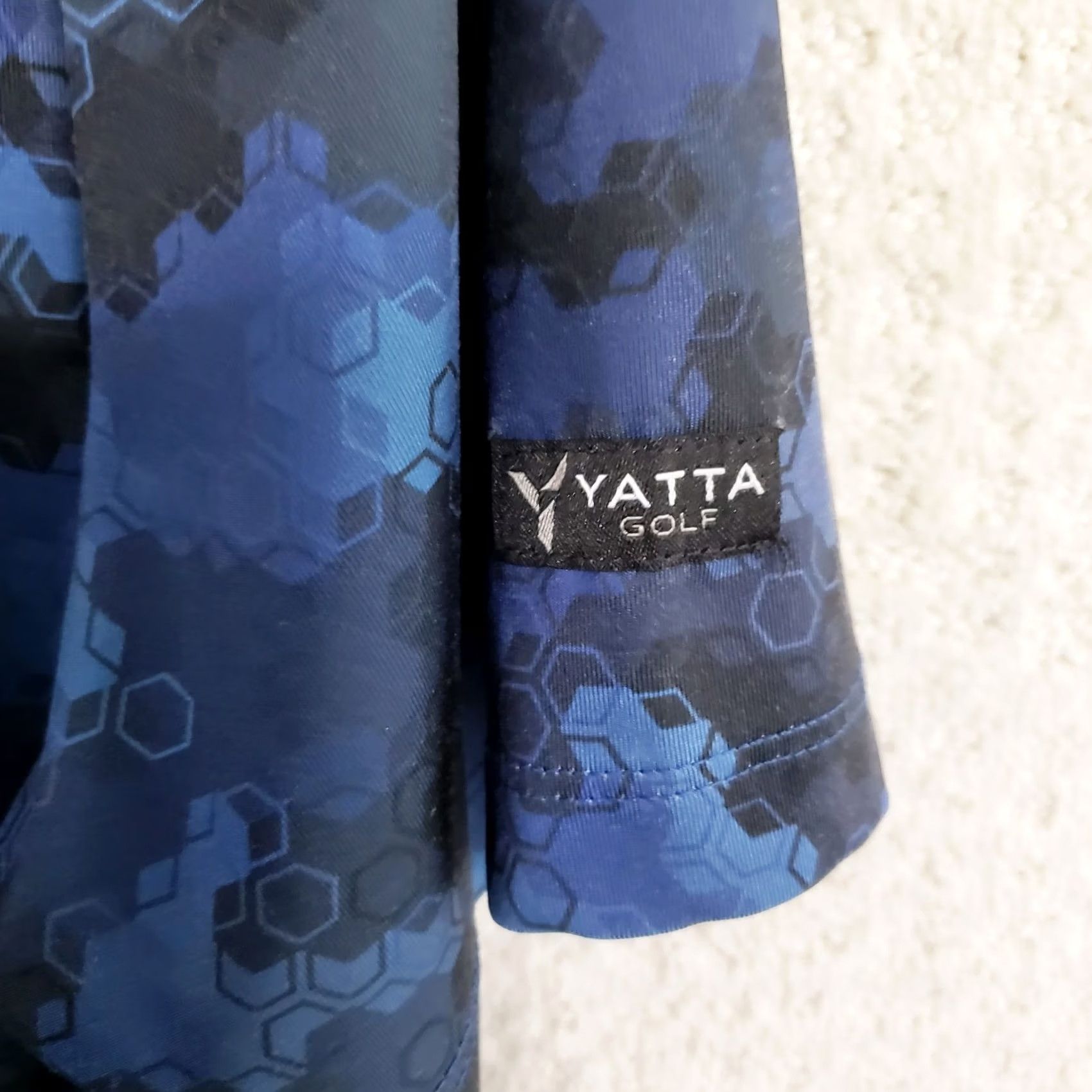Vintage YATTA Men's M Blue Digital Camo Golf Polo Shirt Stretch Wicking UPF 40 Size US M / EU 48-50 / 2 - 7 Thumbnail