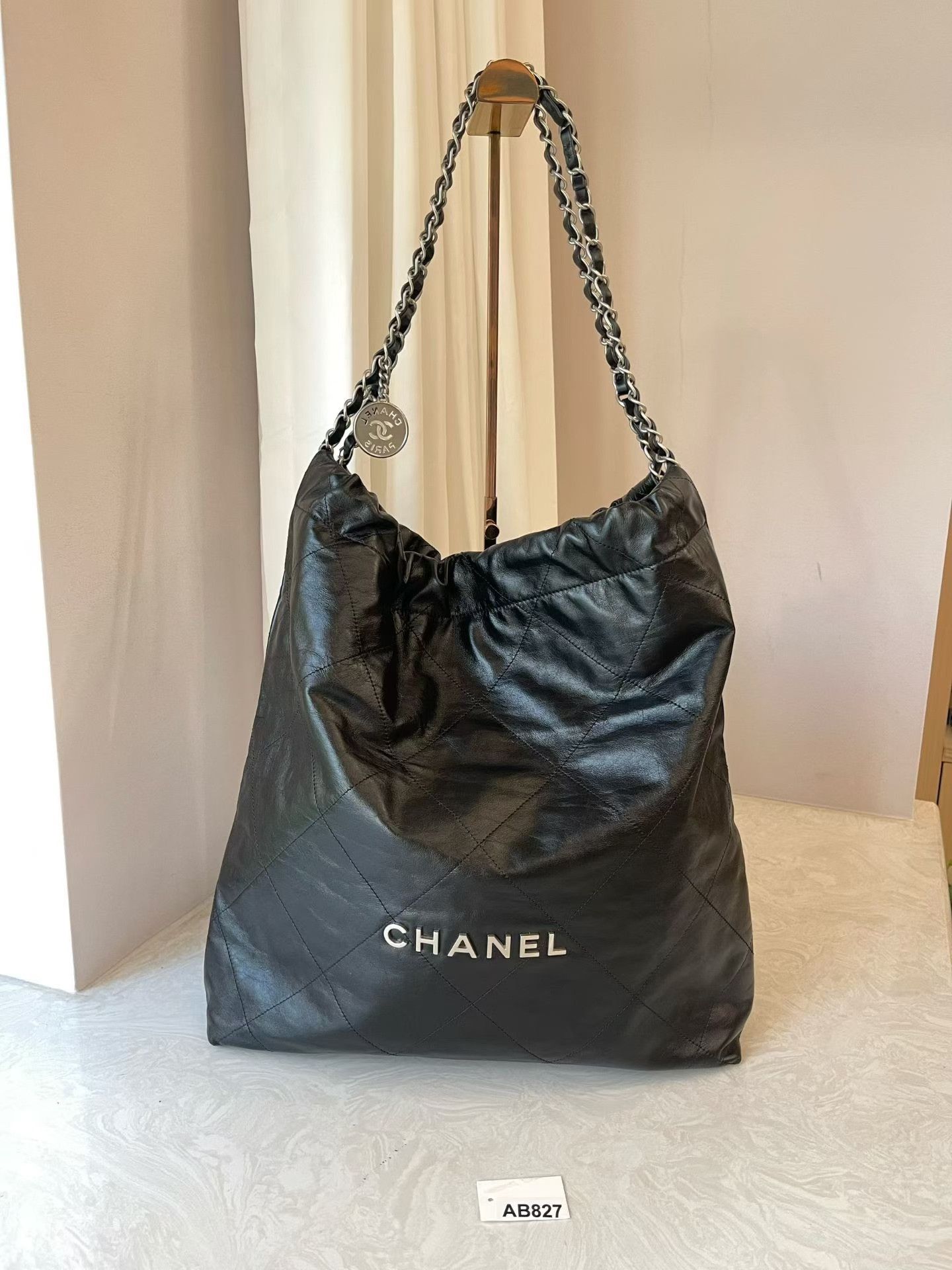 Chanel Pre-loved Bag Very good condition Size ONE SIZE - 1 Thumbnail