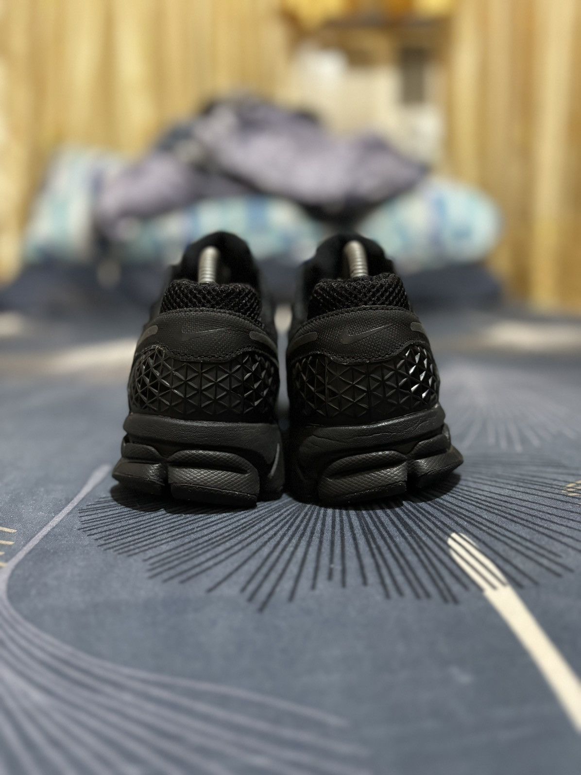Nike NIKE ZOOM VOMERO 5 ‘TRIPLE BLACK’ Size US 7.5 / EU 40-41 - 6 Thumbnail
