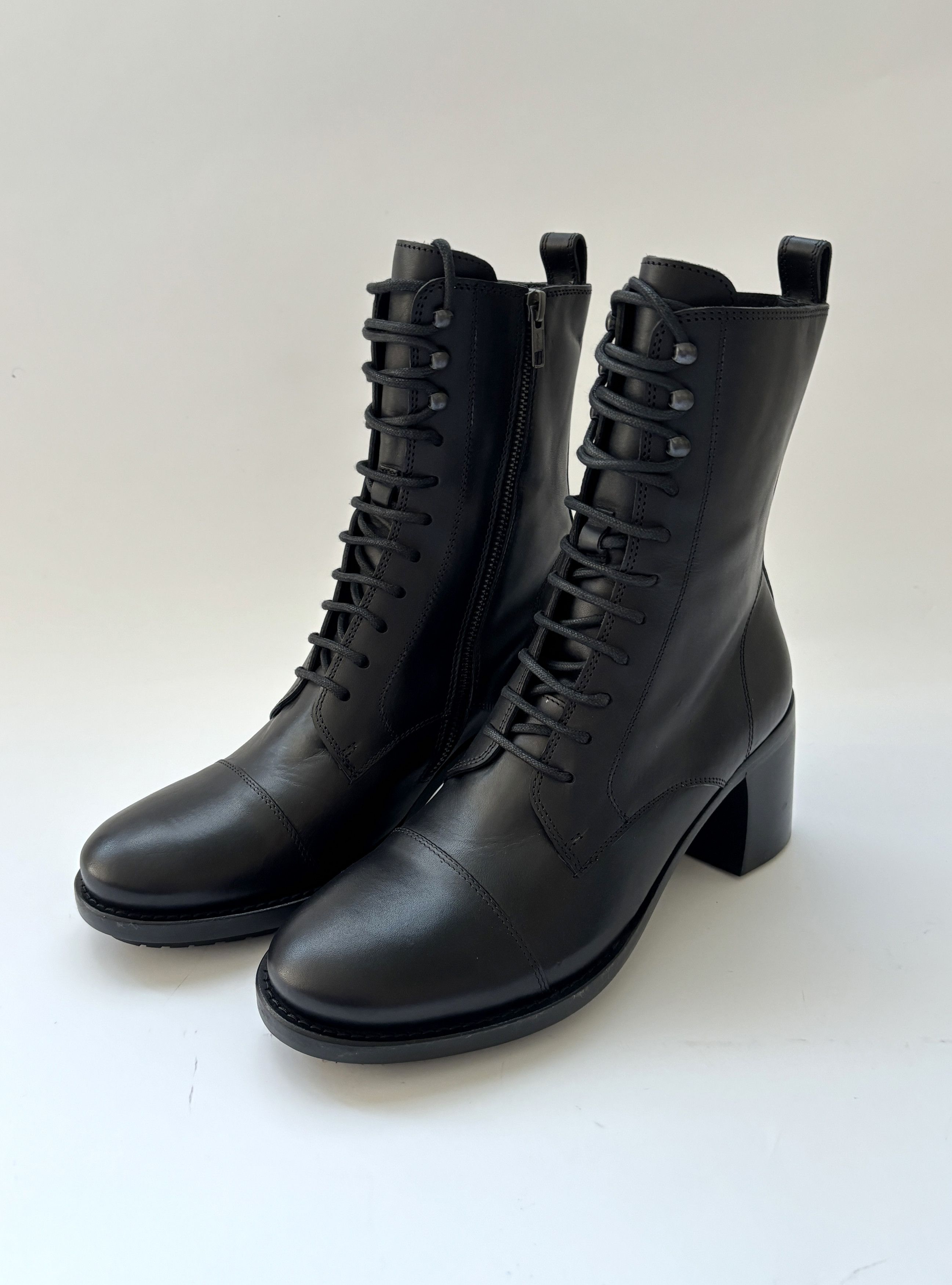 Ann Demeulemeester ⚡️QUICK SALE⚡️Ann Demeulemeester Black Lace Up Low Boots Size US 8.5 / IT 38.5 - 4 Thumbnail
