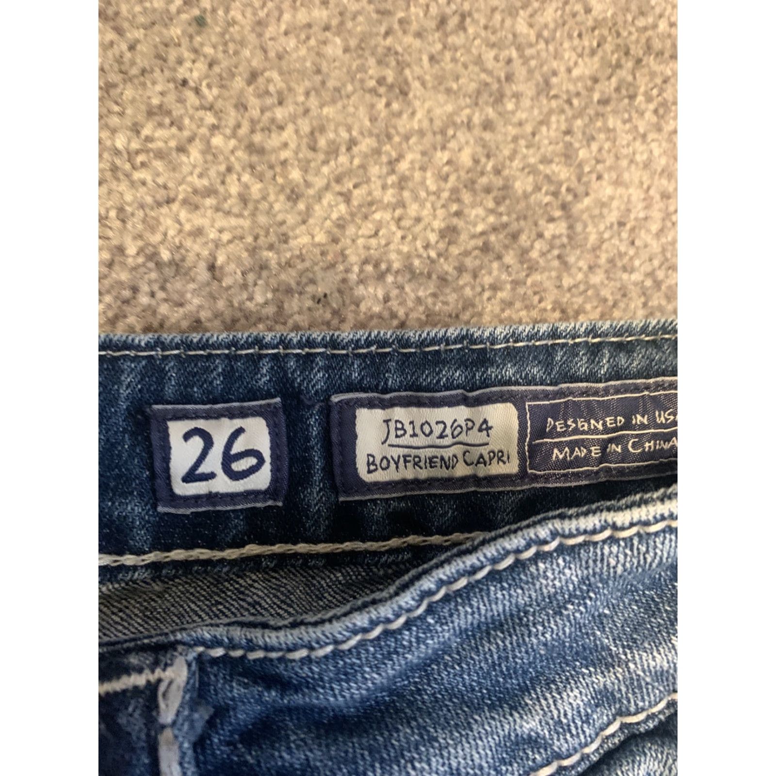 Miss Me Miss Me Jeans Size 26 Boyfriend Capri Denim 5-Pocket Womens Distressed Blue Capris Slim Inseam 23in Regular Size Type Regular Size 26" / US 2 / IT 38 - 3 Thumbnail