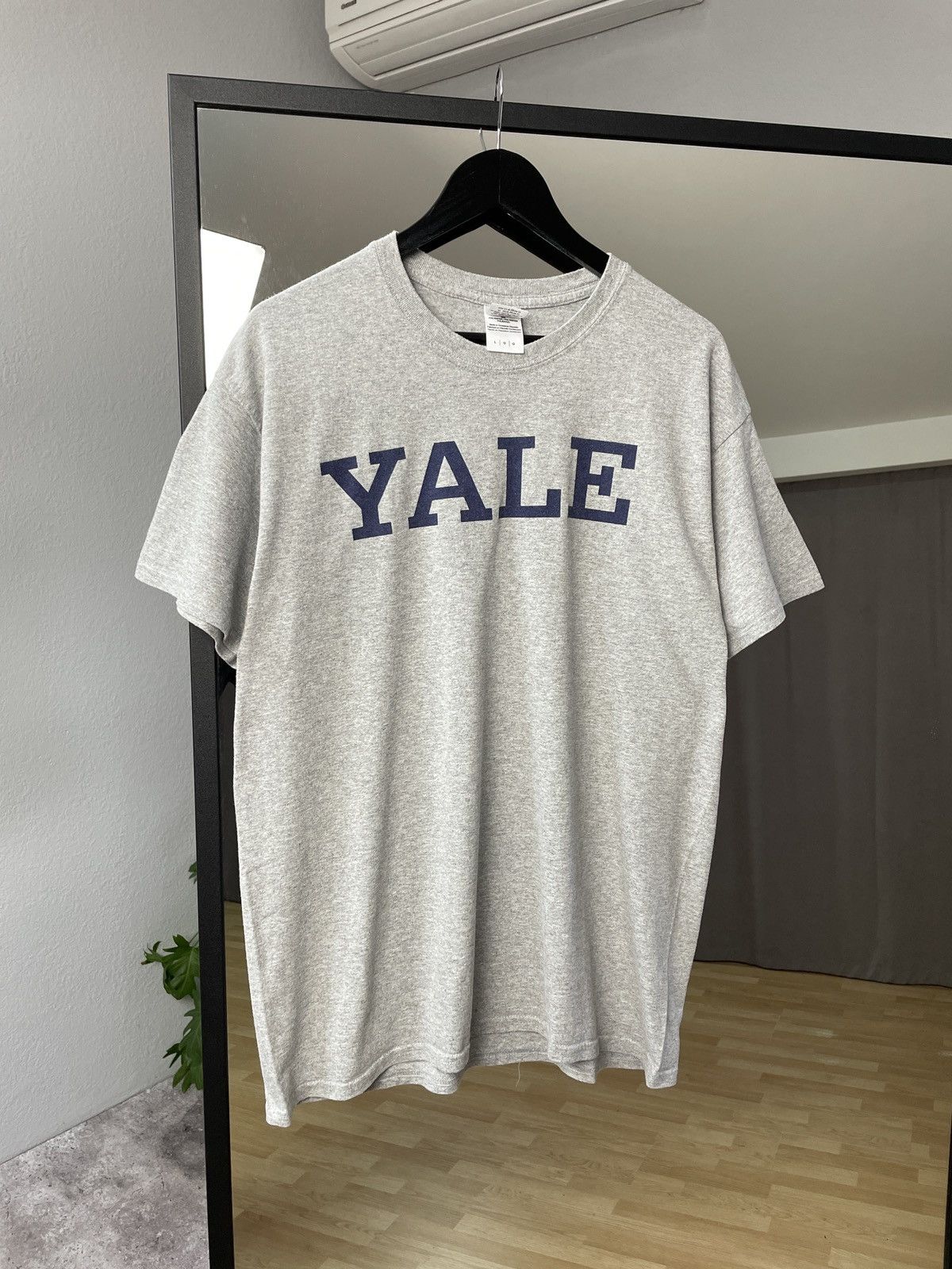 Nike Vintage y2k YALE University 00,s Tee College T-shirt Size US L / EU 52-54 / 3 - 1 Thumbnail