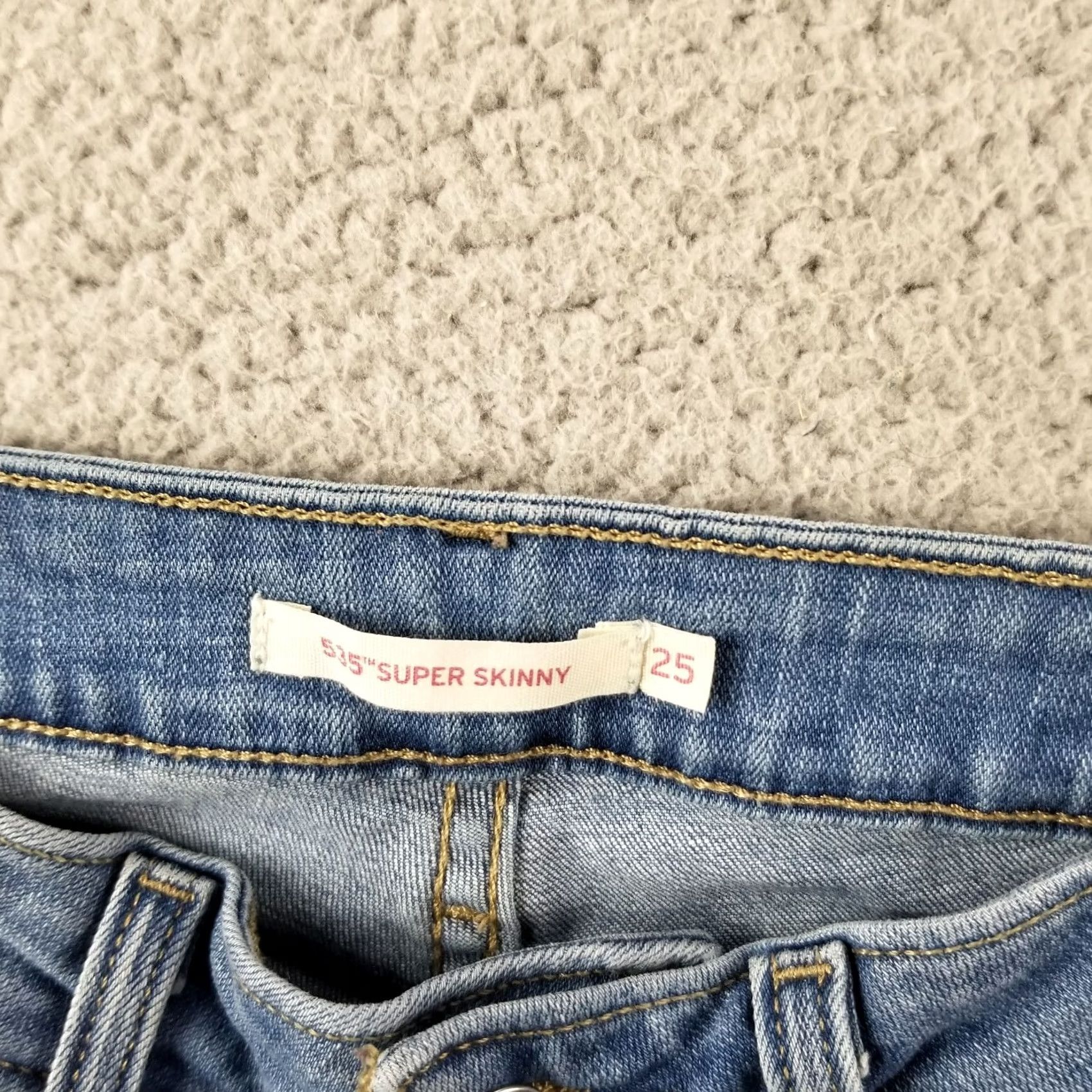 Levi's Levi's 535 Jeans Women Skinny Low Rise Light Wash Denim Stretch 25 NY 24x29 Denim Size 42" / US 20 - 2 Thumbnail