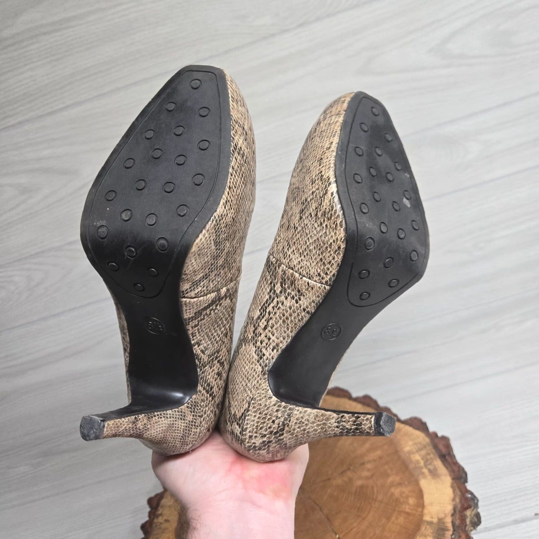 Mossimo VINTAGE Mossimo Snakeskin Heels Pumps 4” Heel Adult Women's Size 8.5 Animal Print Stiletto Shoes Womens Size US 8.5 / IT 38.5 - 5 Thumbnail