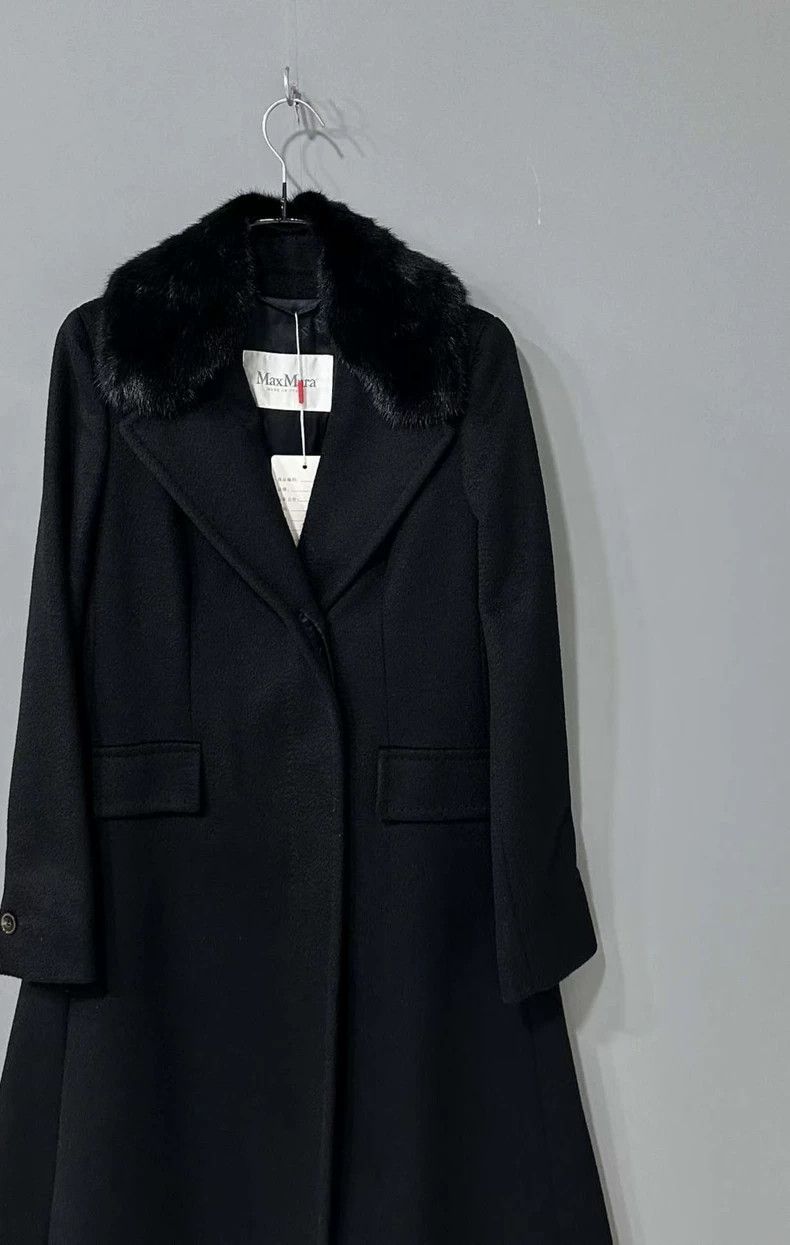 Max Mara Max Mara Black cashmere long coat with mink collar Size L / US 10 / IT 46 - 2 Thumbnail