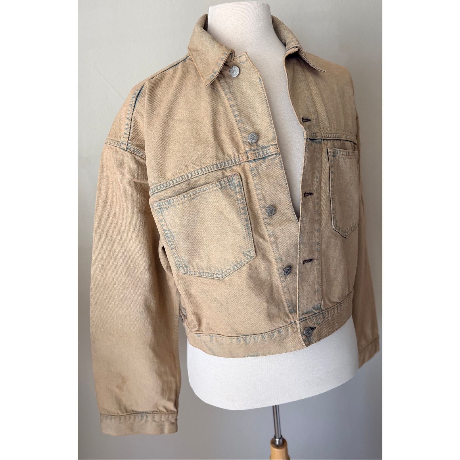 Acne Studios Acne Studios FW24 Cropped Denim Jacket Sand Beige IT 46 Size US M / EU 48-50 / 2 - 5 Thumbnail