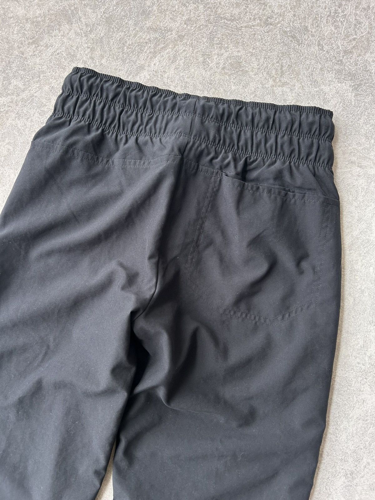 Nike Y2K Nike Swoosh Logo Gorpcore Black Track Pants Size 27" / US 4 / IT 40 - 8 Thumbnail