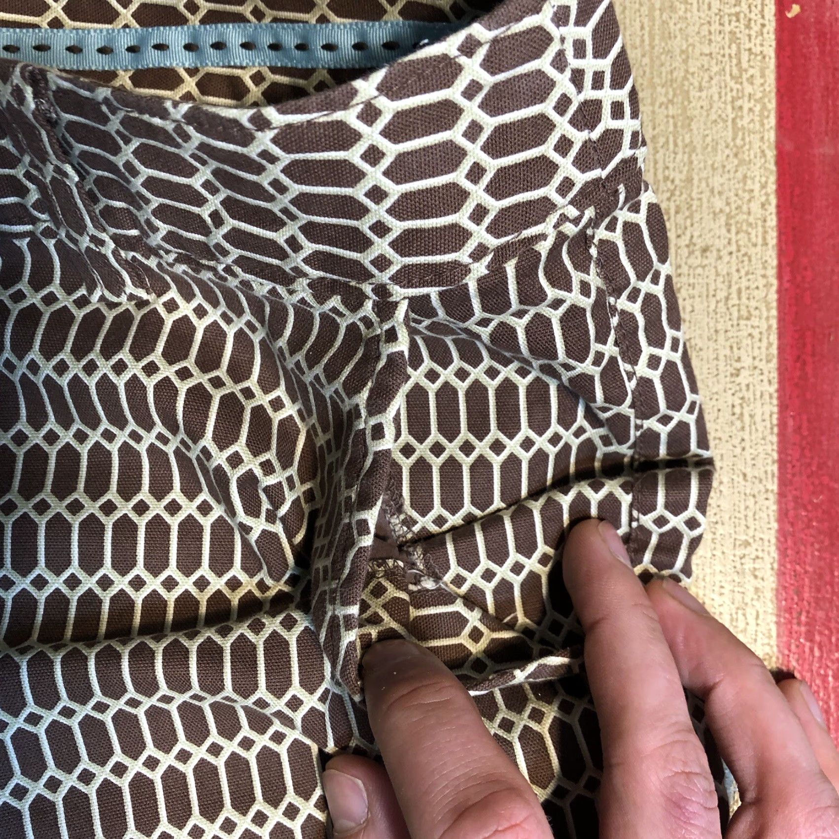 Tommy Bahama Tommy Bahama Capri Pants Womens 14 Regular Brown Geometric Capri Pants Capri Brown Geometric 14 Womens Mens? Size 36" / US 14 / IT 50 - 3 Thumbnail