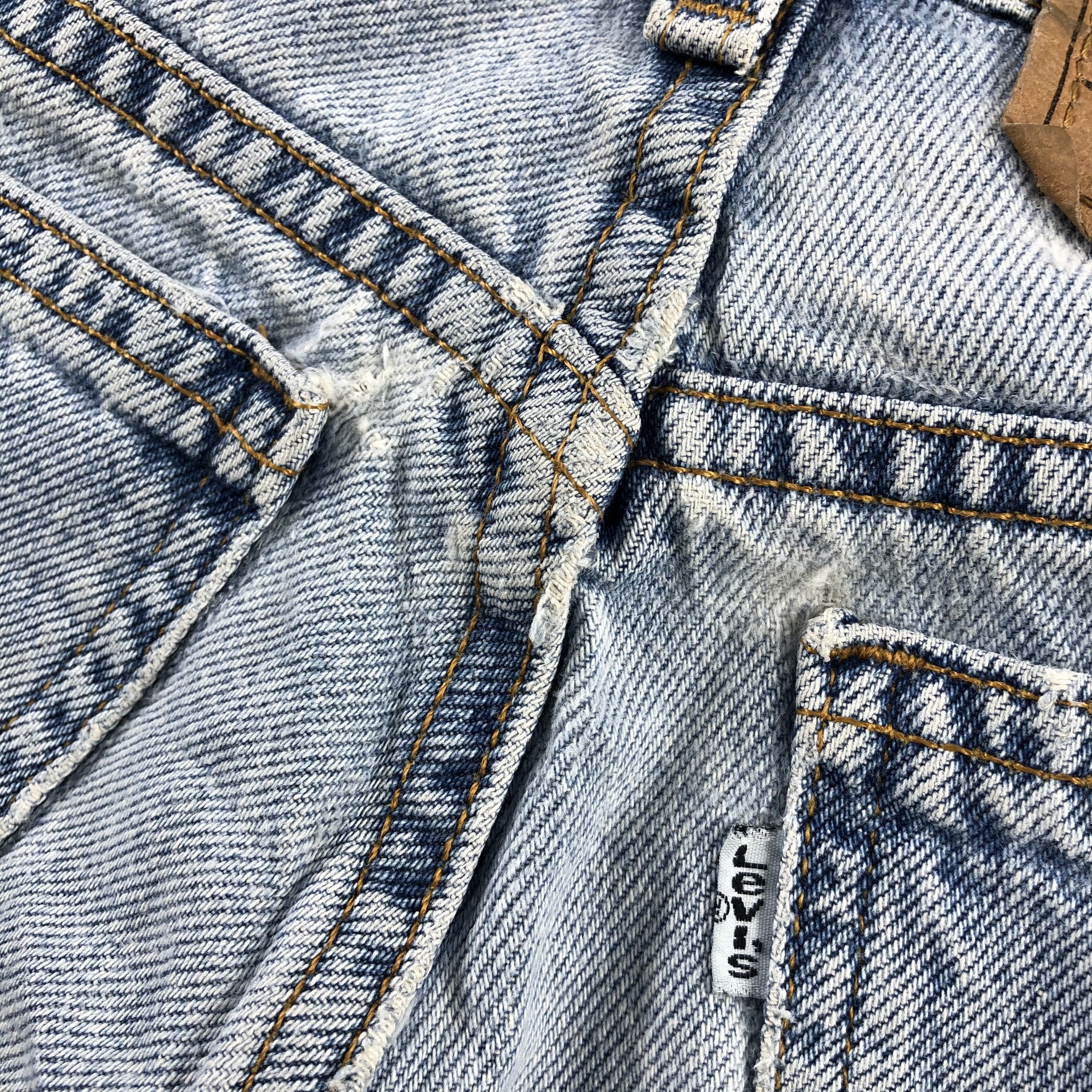 Levi's Vintage 90s Levi's 950 Jeans Medium Wash Denim KJ990 Size US 29 - 8 Thumbnail