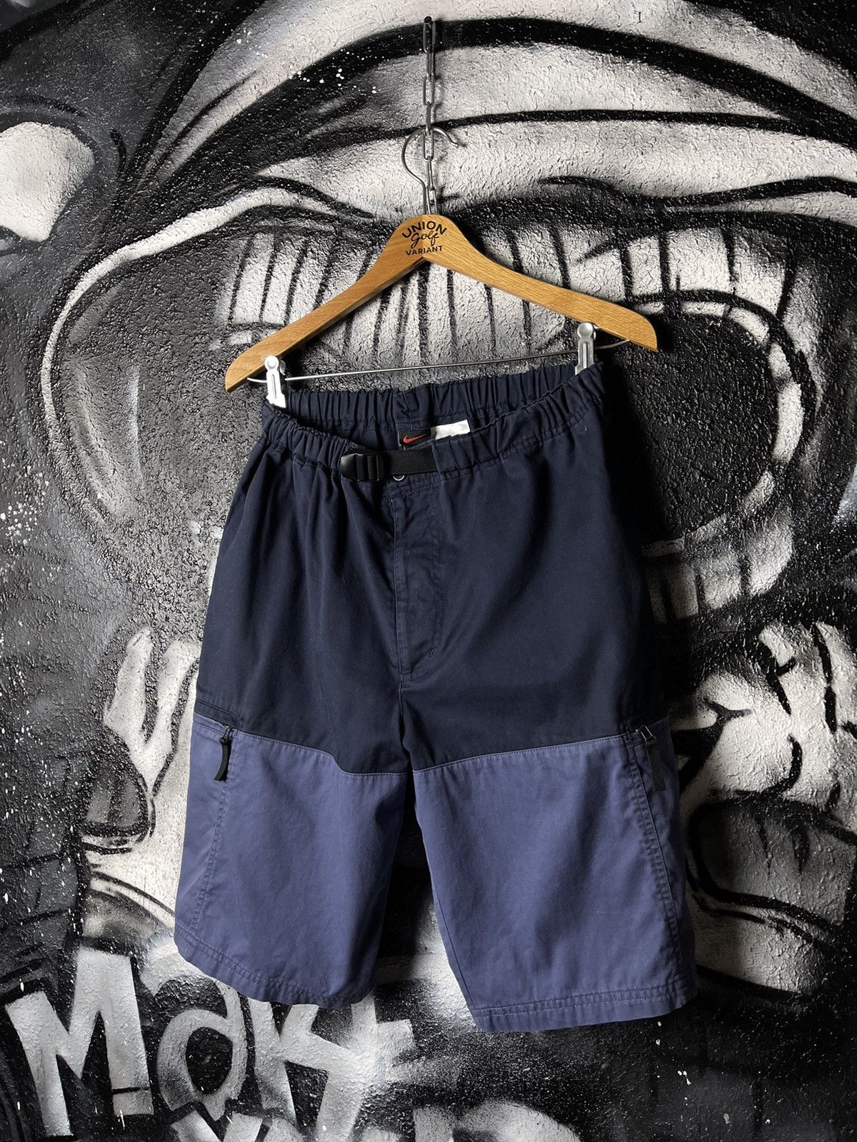Nike Vintage Nike 90s Dark Blue Cargo Shorts Men’s Size L Size US 33 - 1 Thumbnail
