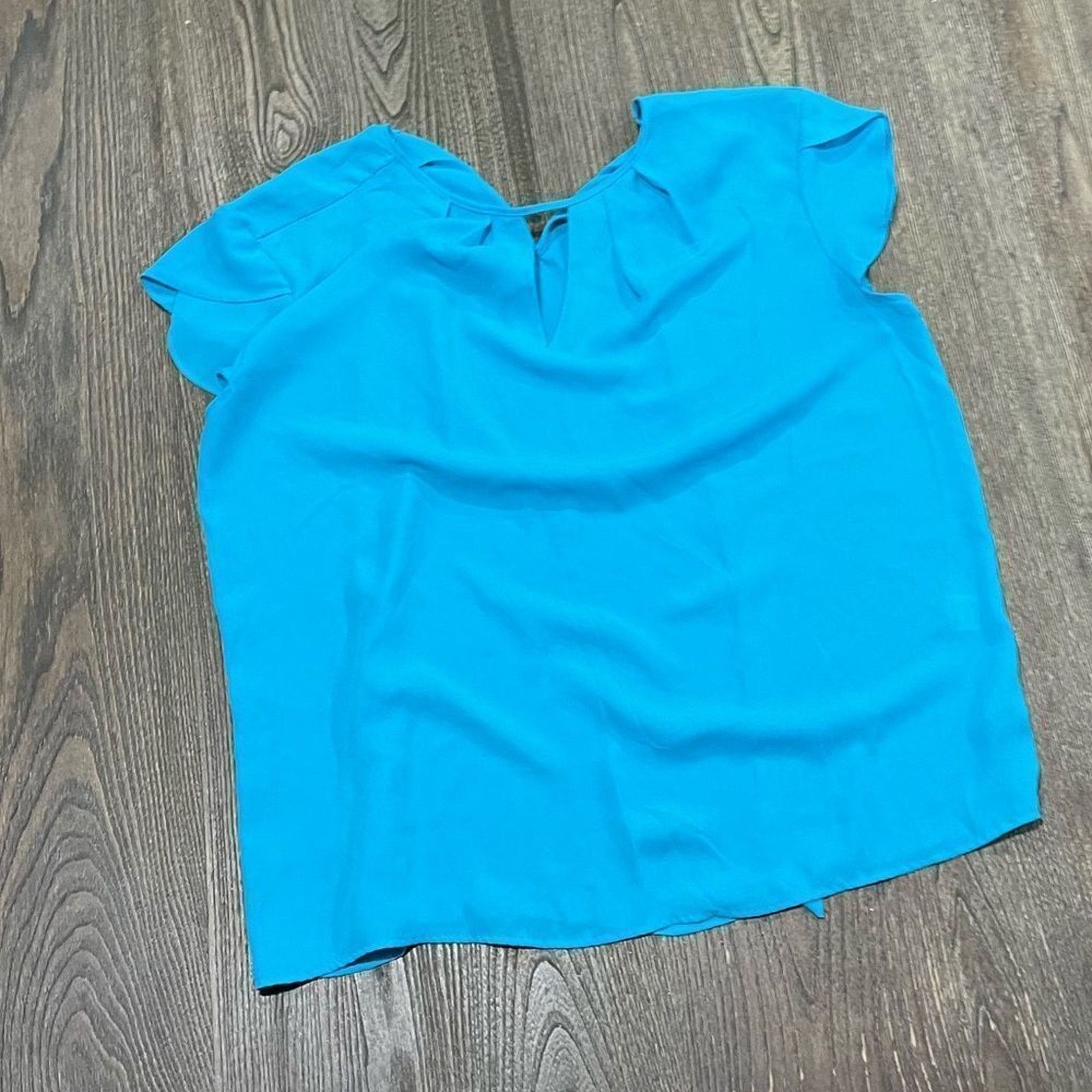 Vintage New York & Company Blouse Keyhole Neck Flutter Cap Sleeves L Size L / US 10 / IT 46 - 1 Thumbnail