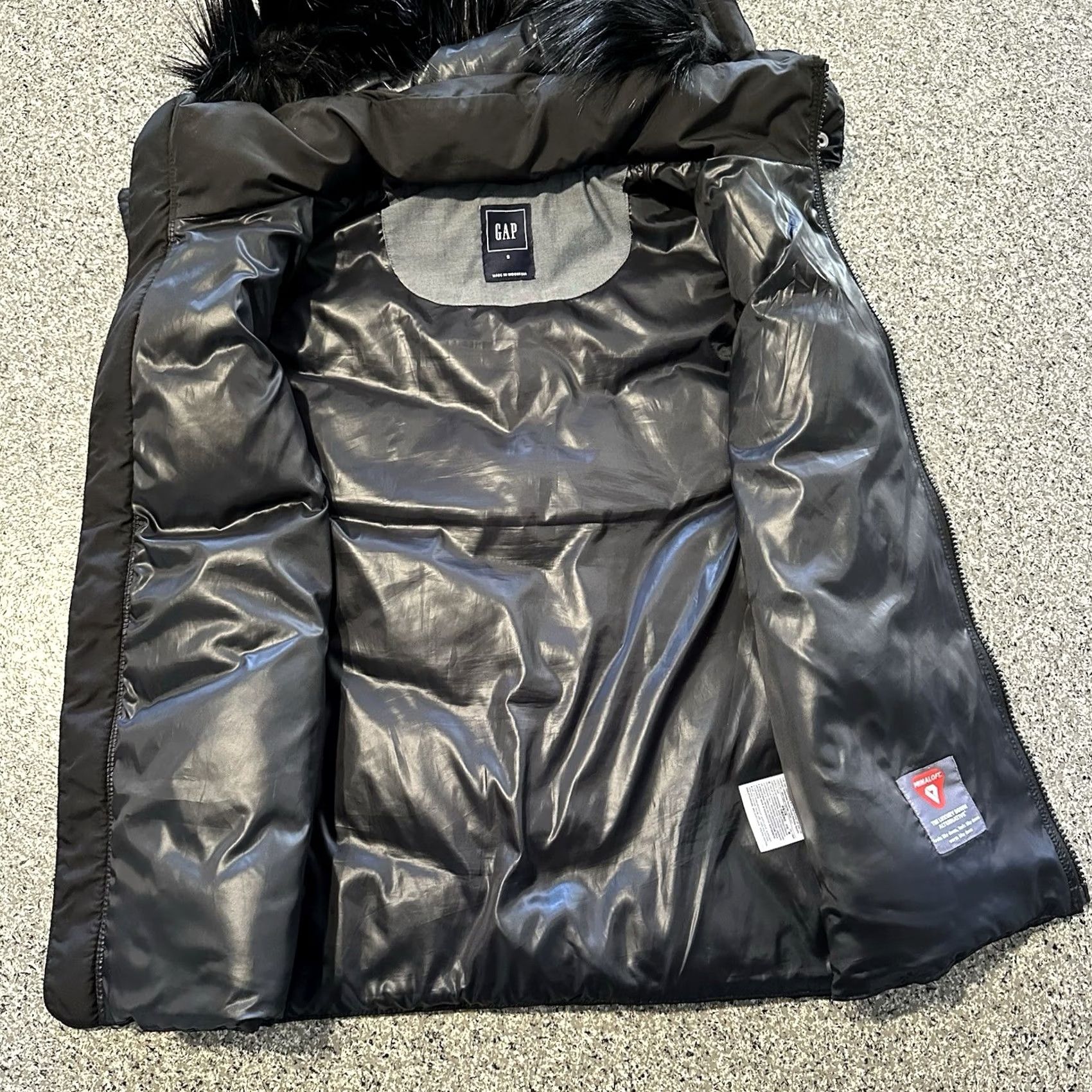 Gap Gap Vest Puffer Vest Womens S Black Primaloft Hooded Faux Fur Lined 2015 EUC Women's Vest Gap Size S / US 4 / IT 40 - 7 Thumbnail