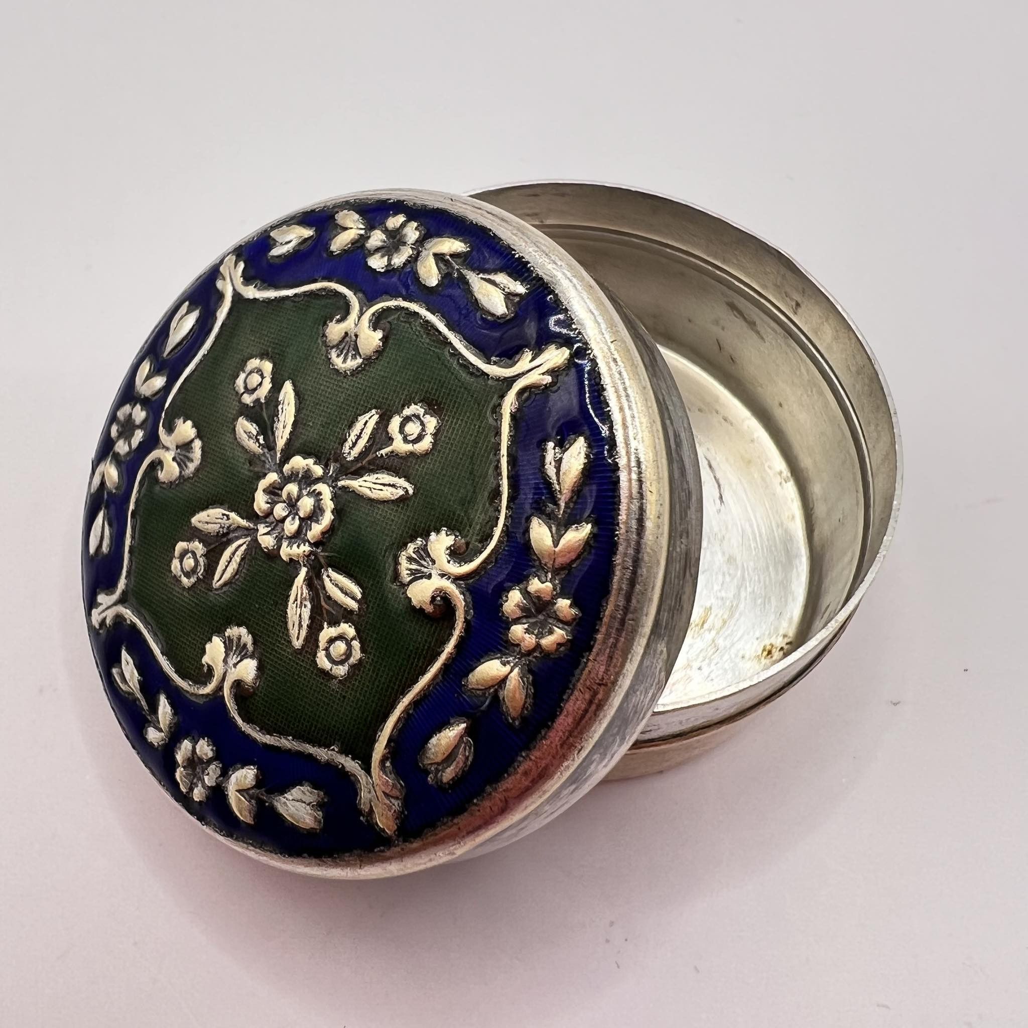 Vintage Antique Vintage Brass Hot Enamel Women's Jewelry Trinket Box Size ONE SIZE - 4 Thumbnail