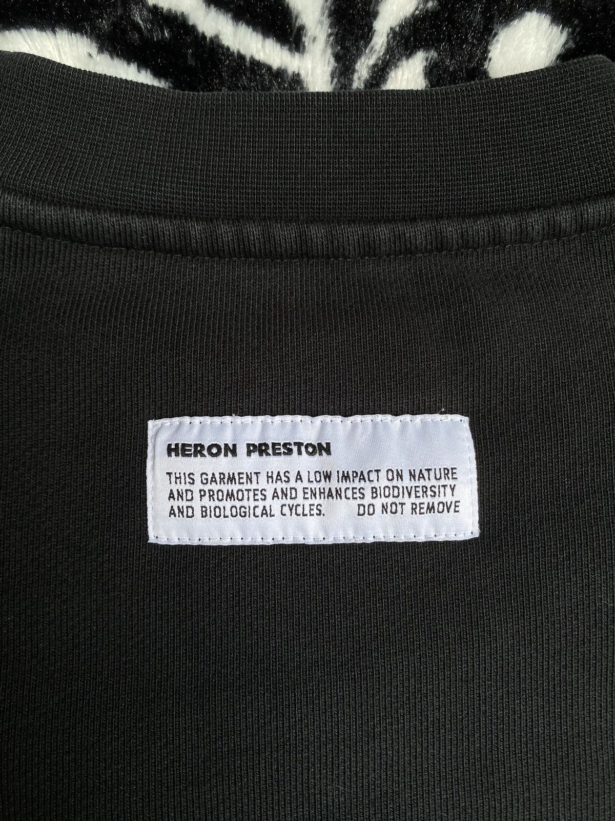 Heron Preston Heron Preston Cropped Sweatshirt with Shoulder Pads Size S / US 4 / IT 40 - 12 Thumbnail