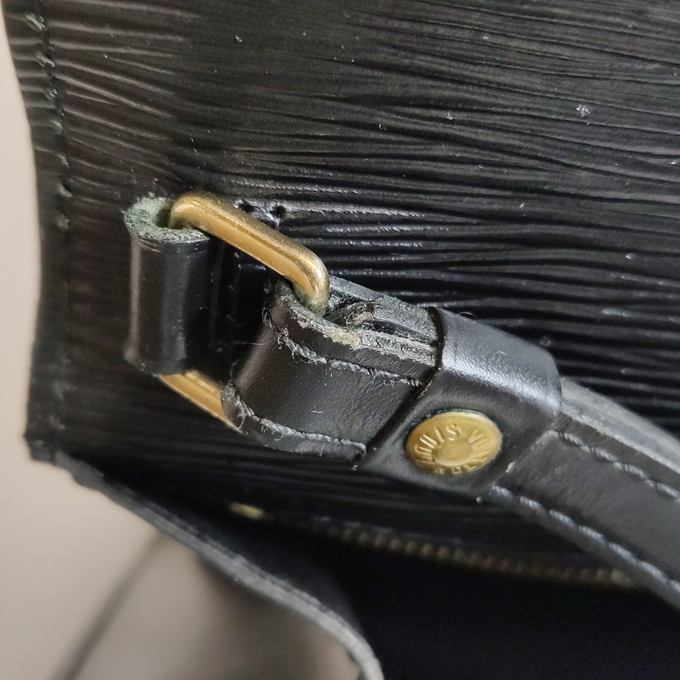 Louis Vuitton Louis Vuitton (LV) Monceau cowhide ripple S-lock buckle sec Size ONE SIZE - 9 Thumbnail
