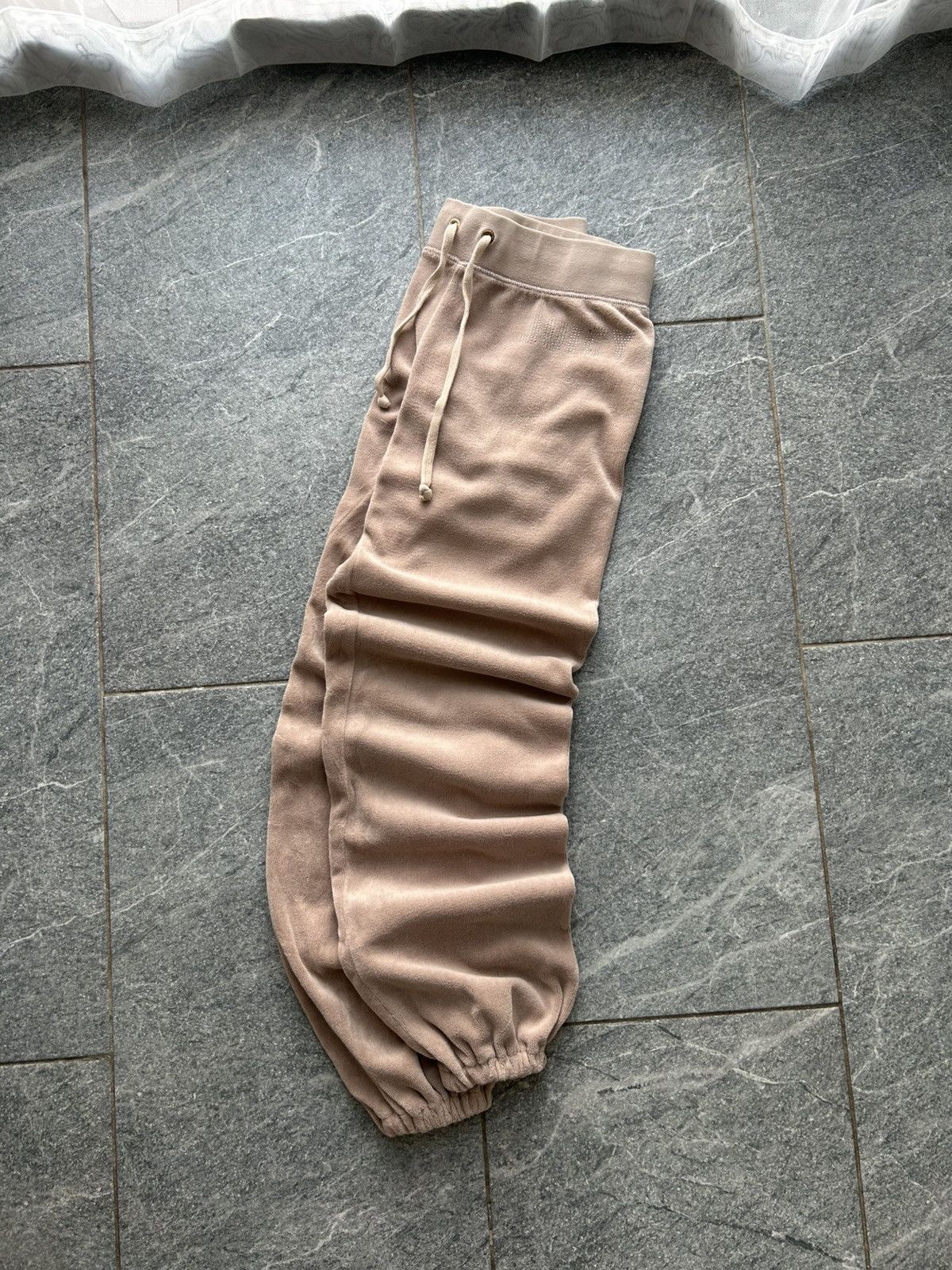 Juicy Couture Vintage sweatpants juicy couture velvet y2k small jogger Size 28" / US 6 / IT 42 - 7 Thumbnail