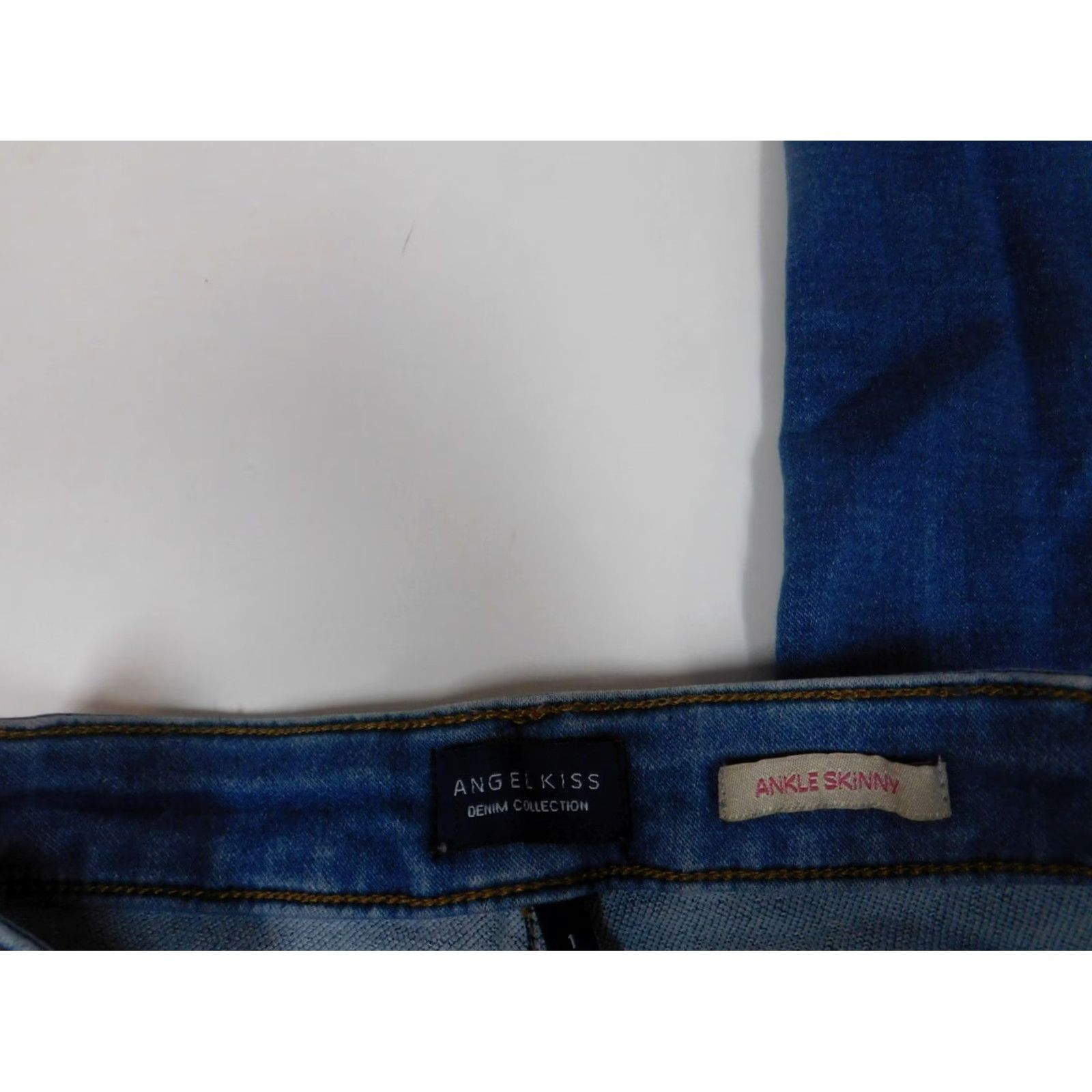 Vintage Angel Kiss Jeans Womens 1 ankle skinny blue denim Zip Pockets 26in Inseam Regular Rise Mid 8.5-10.5in Cotton Blend Denim Size 25" / US 0 / IT 36 - 2 Thumbnail