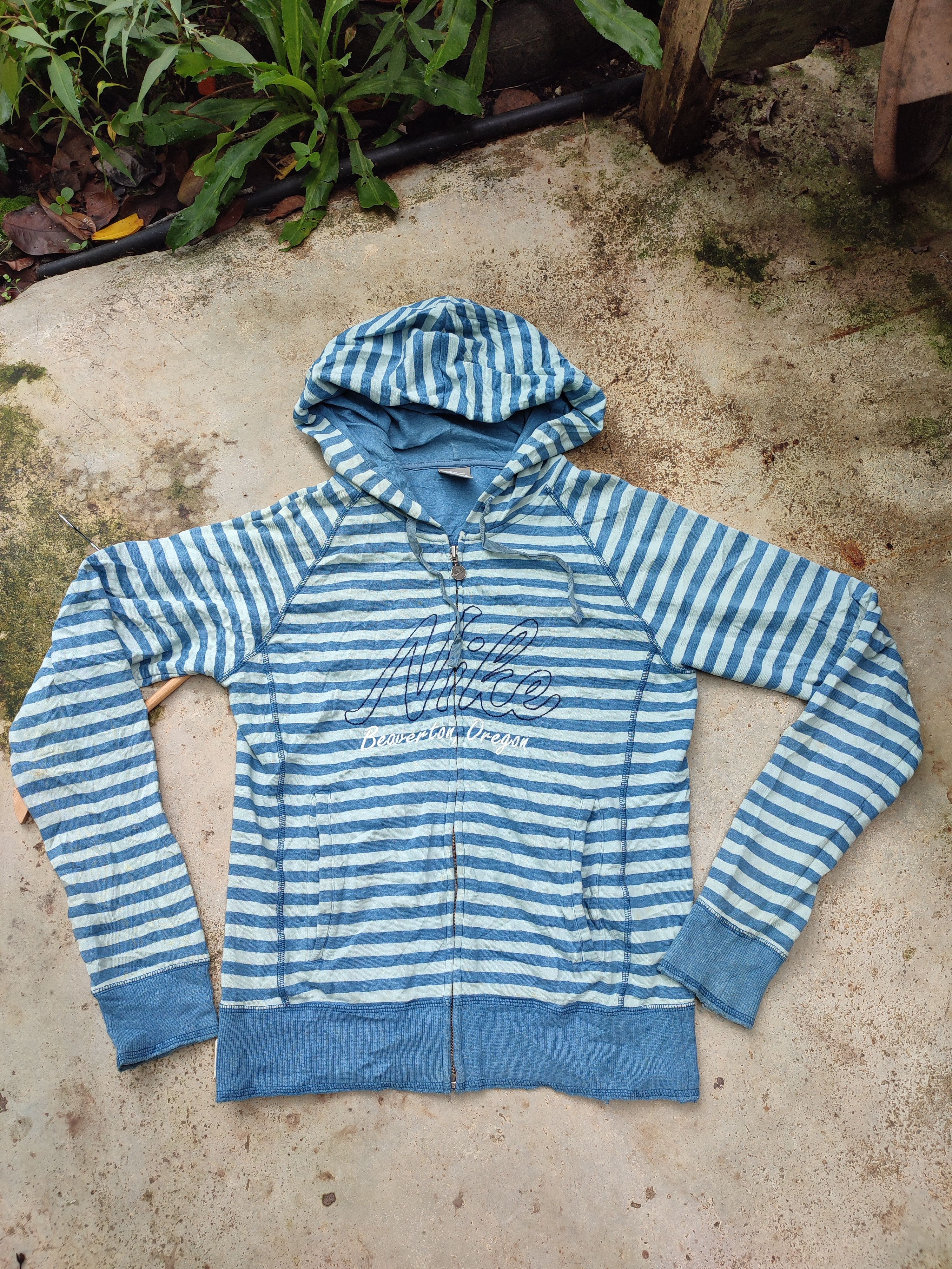 Nike Vintage Nike Stripe Blue Hoodie Size US S / EU 44-46 / 1 - 1 Thumbnail