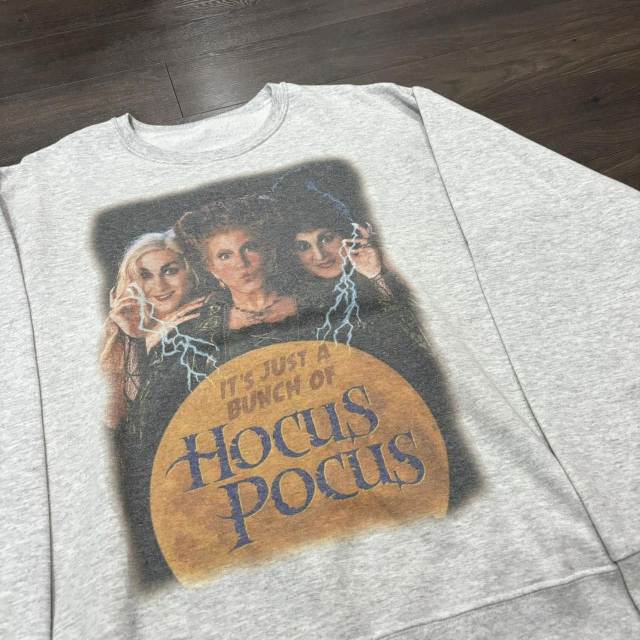 Designer hocus pocus just a bunch of hocus pocus crewneck sweatshirt Size US L / EU 52-54 / 3 - 1 Thumbnail