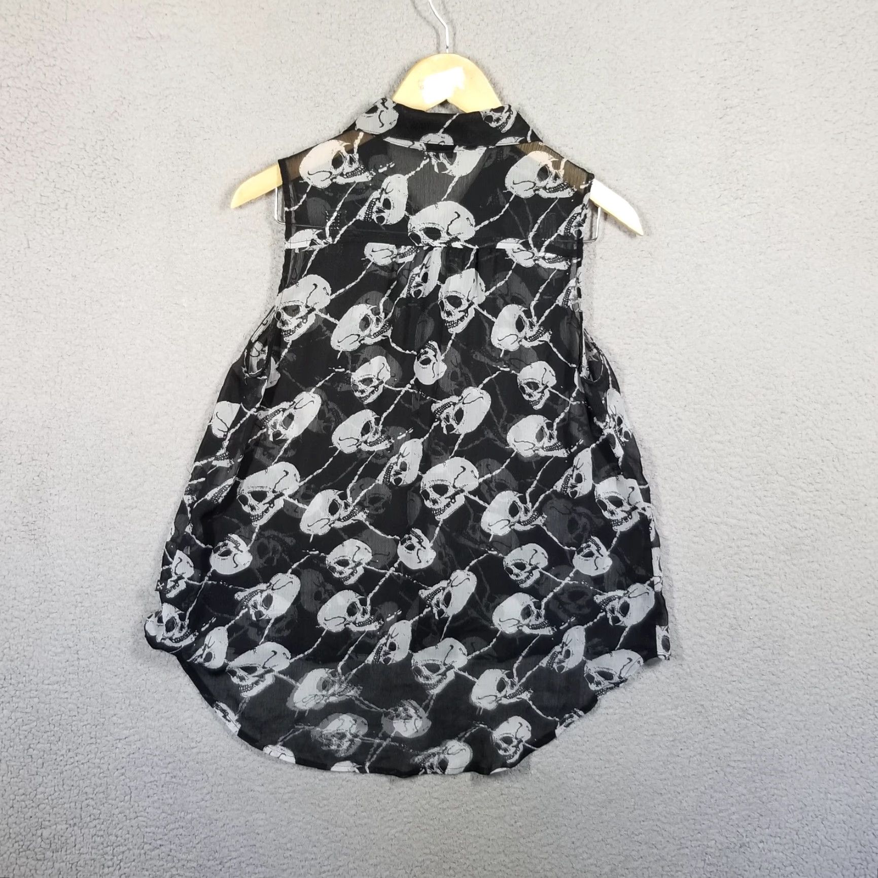 Tripp NYC VINTAGE ROYAL BONES TRIPP NYC WIRE SKULL Print Chiffon Top Shirt Medium Black Women's Tank Top Sleeveless Button-Up Size M / US 6-8 / IT 42-44 - 7 Thumbnail