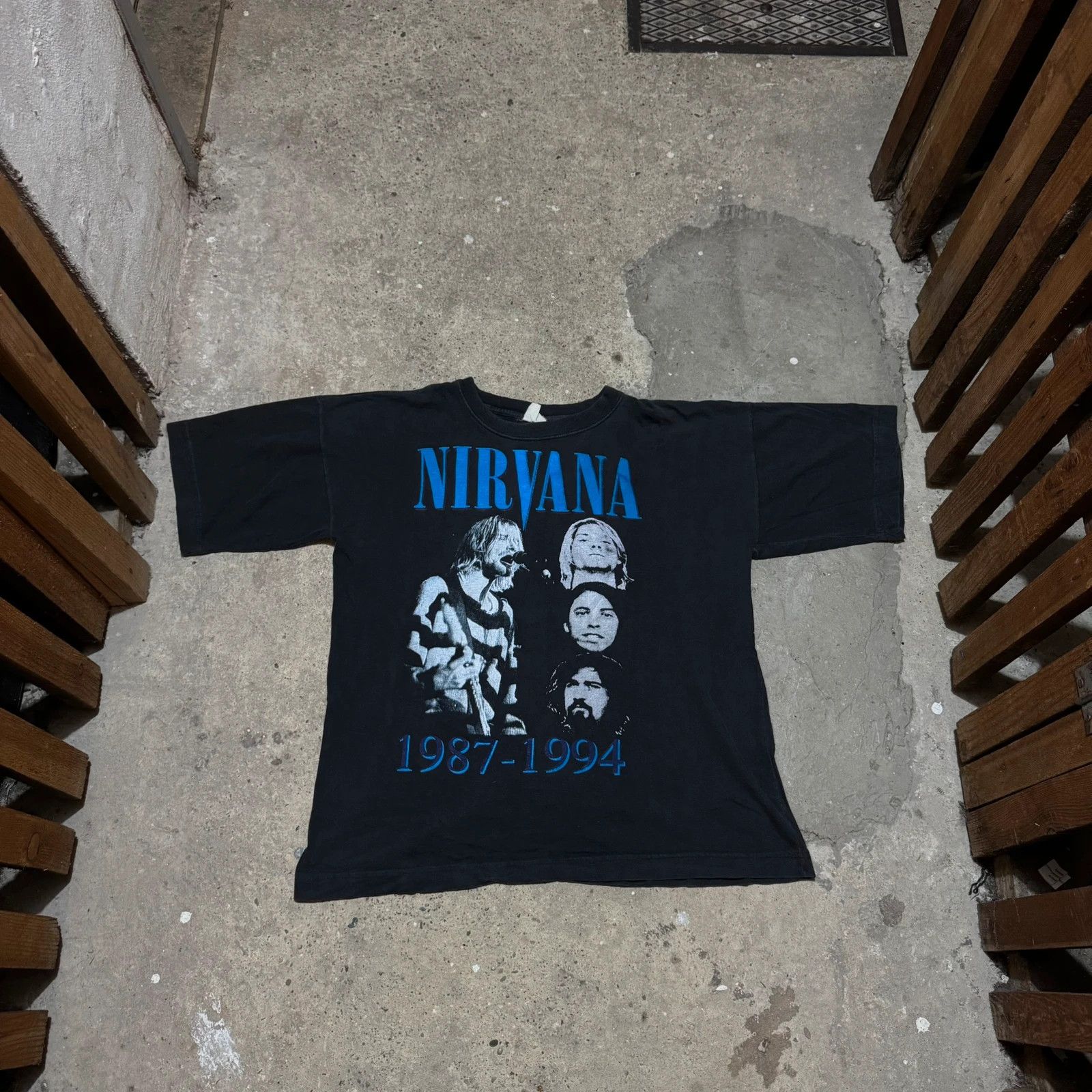 Band Tees Vintage Nirvana t-shirt Size US L / EU 52-54 / 3 - 1 Thumbnail