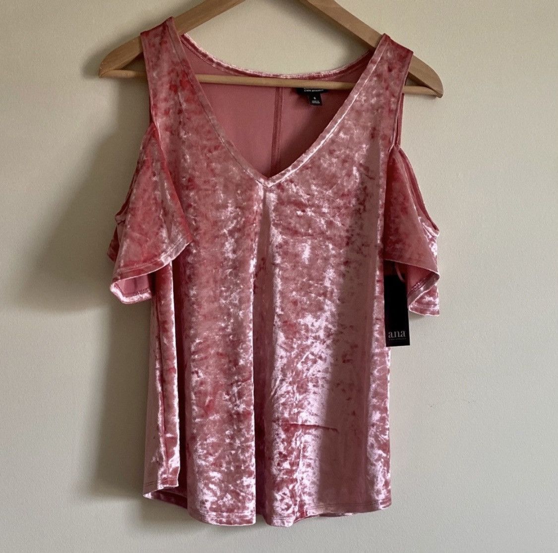 Other PINK BAROQUE VELVET ROSE COLD SHOULDER TOP Size S / US 4 / IT 40 - 1 Thumbnail
