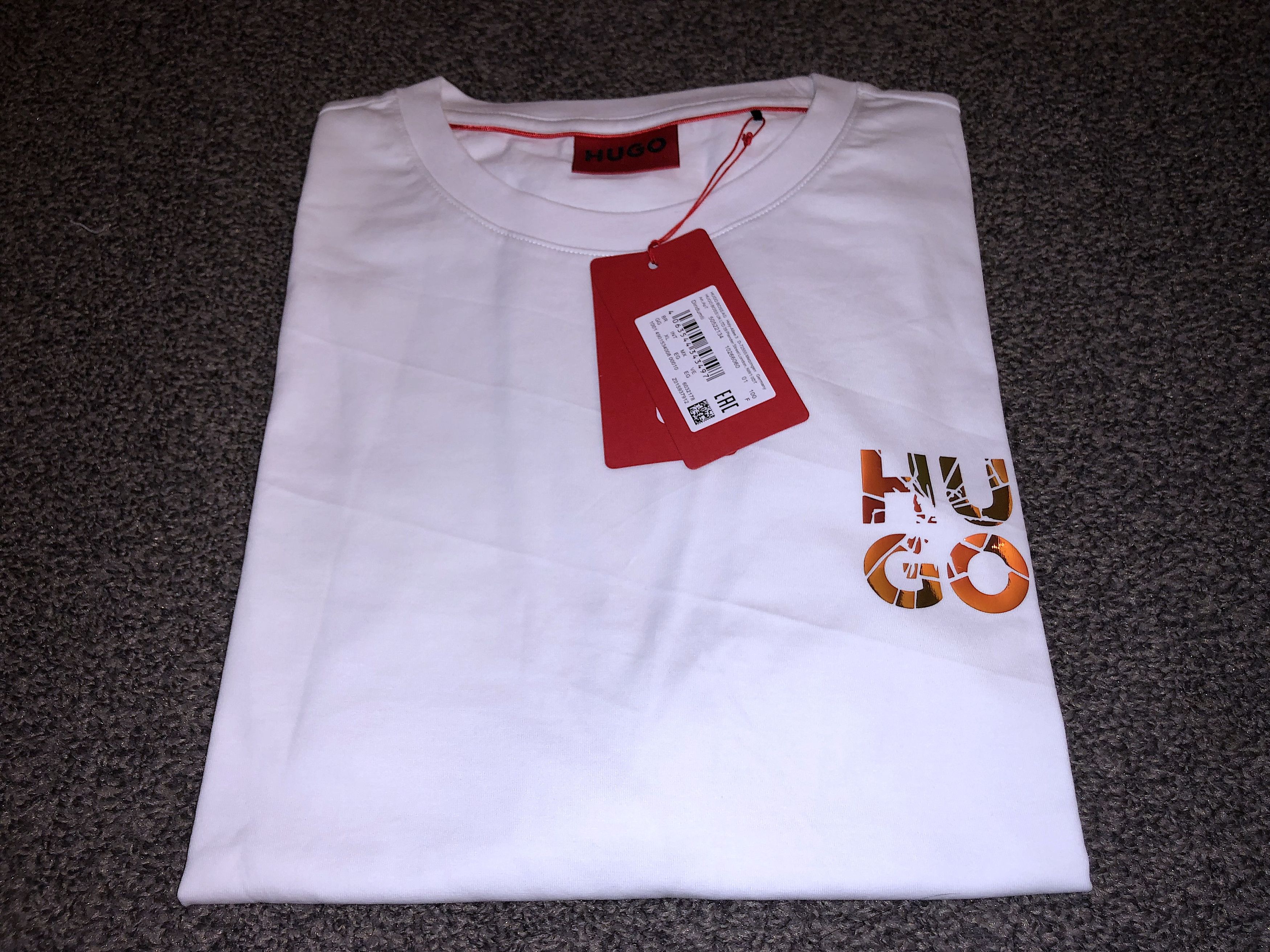 Hugo T-shirt Size US XL / EU 56 / 4 - 1 Thumbnail