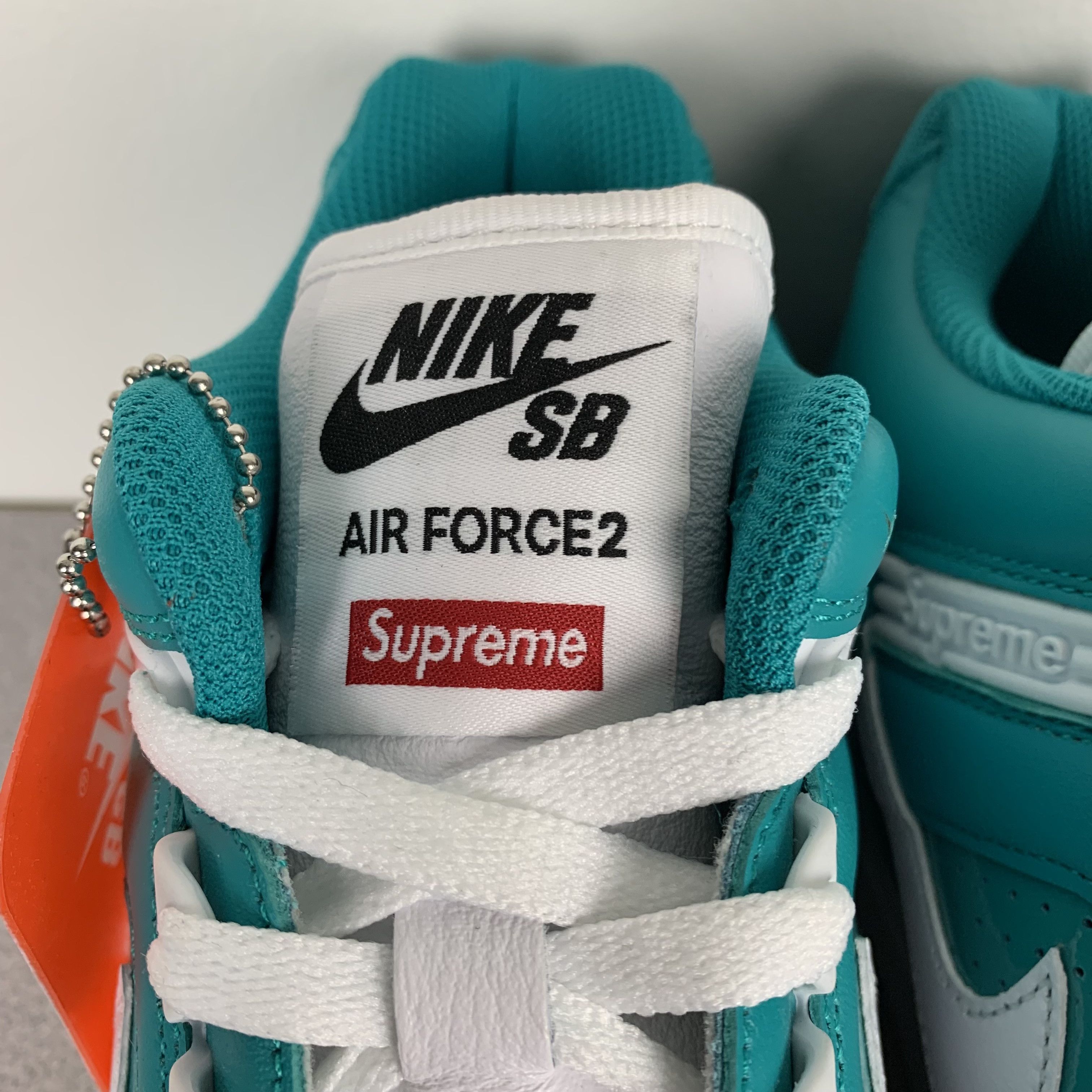 Nike × Supreme Nike SB Air Force 2 Low Supreme Emerald Size US 9 / EU 42 - 4 Thumbnail