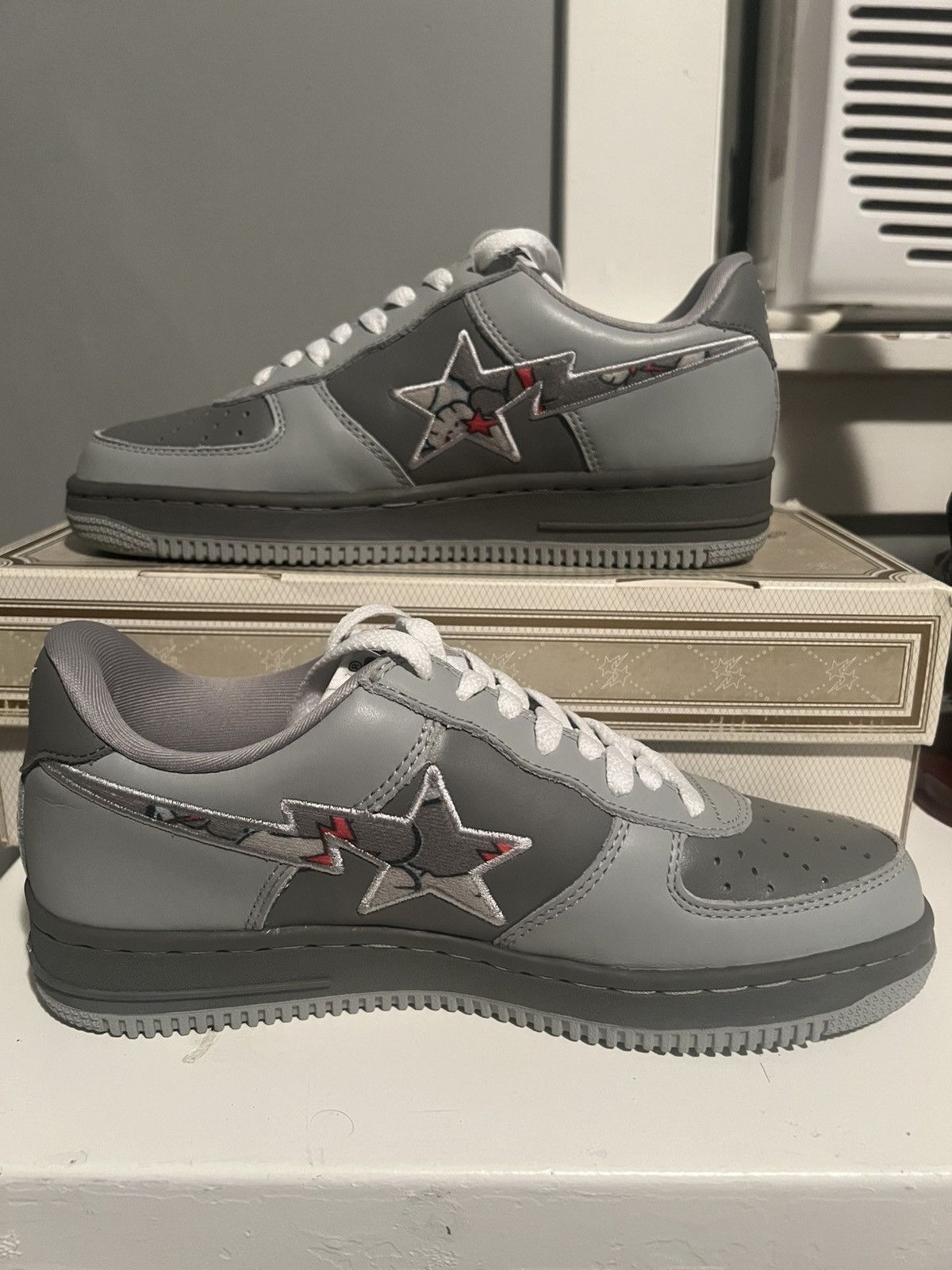 Bape × Kaws Bape x Kaws Skullsta Grey 2005 Size US 8 / EU 41 - 2 Thumbnail
