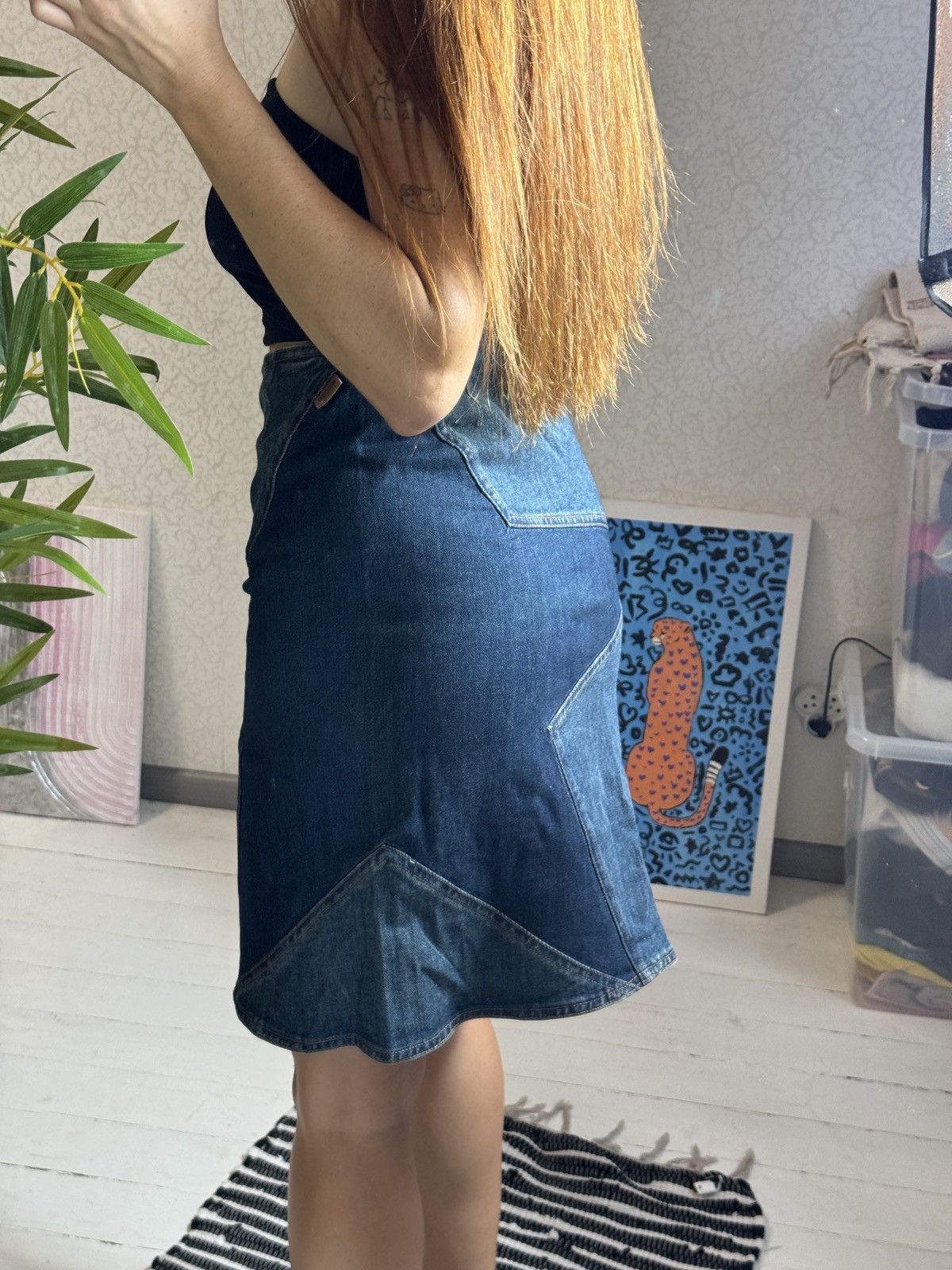 Moschino VINTAGE MOSCHINO 2000s STAR MIDI DENIM SKIRT Size 28" / US 6 / IT 42 - 10 Thumbnail