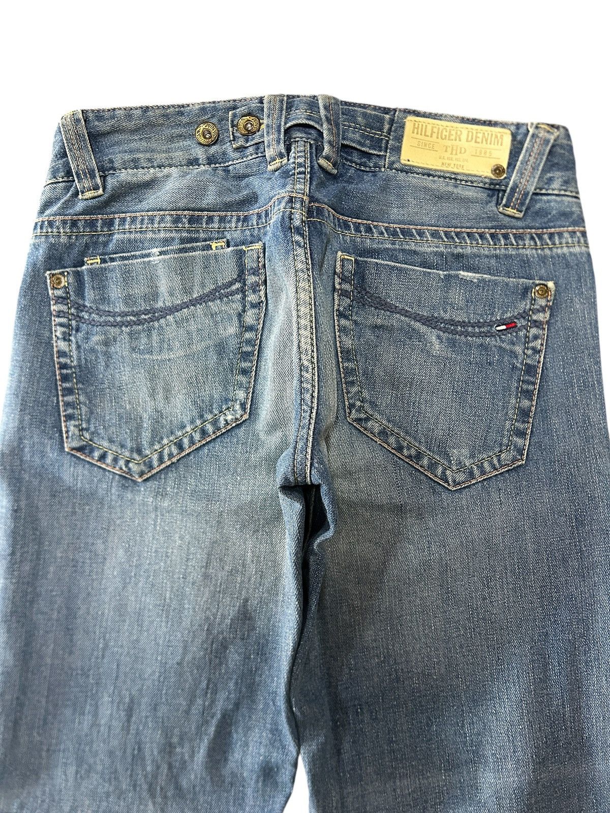 Tommy Hilfiger Vintage Tommy Hilfiger Laurie Flared Wide Leg Y2K Jeans Size 28" / US 6 / IT 42 - 7 Thumbnail