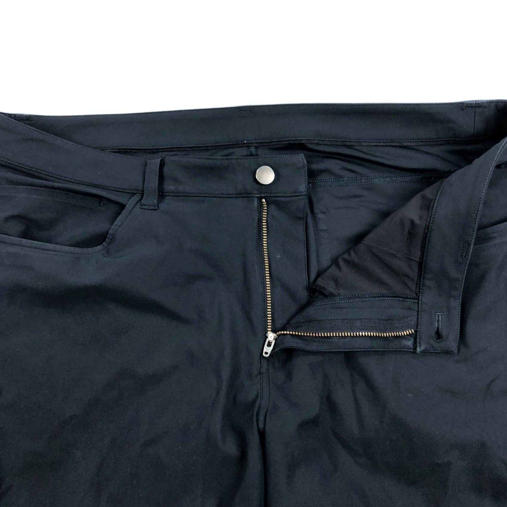 Lululemon Lululemon Pants Mens 36 x33 ABC Classic-Fit 5 Pocket Warpstreme Black City Preppy Chino Pants Mens size 36 33in Black Size US 36 / EU 52 - 2 Thumbnail