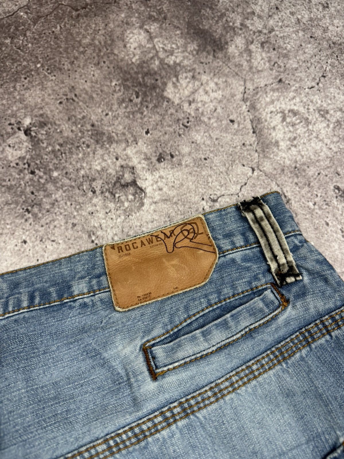 Rocawear Vintage Rocawear Y2K Distressed Baggy Jeans Skate Jnco Y2K Size US 38 / EU 54 - 13 Thumbnail