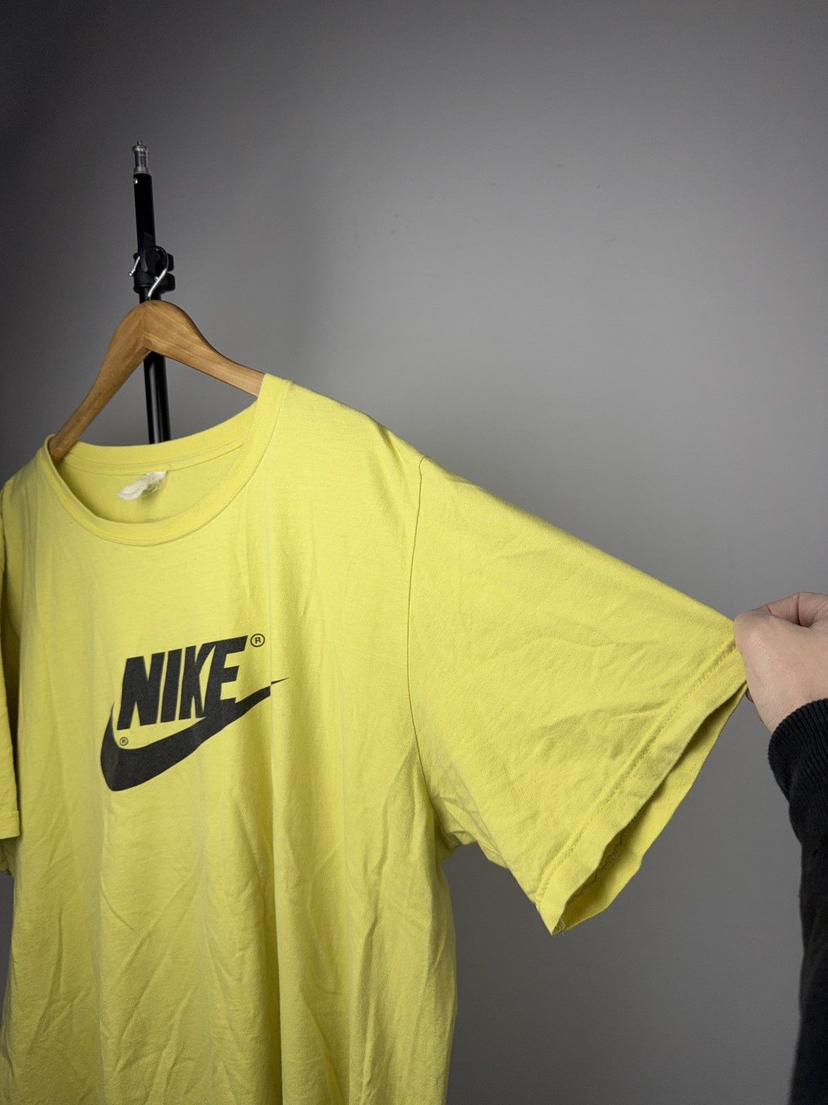 Nike Vintage Retro USA 90s Nike Yellow Tee with Big Swoosh Logo Size US XL / EU 56 / 4 - 11 Thumbnail