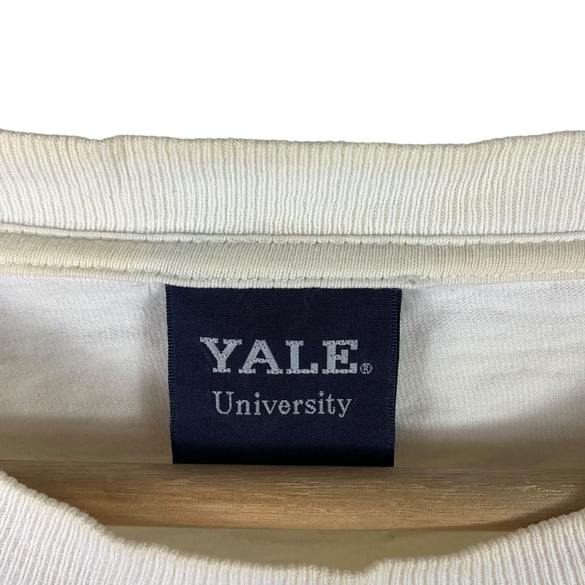 Vintage Vintage 90s YALE University Big spellout tee Size US M / EU 48-50 / 2 - 3 Thumbnail