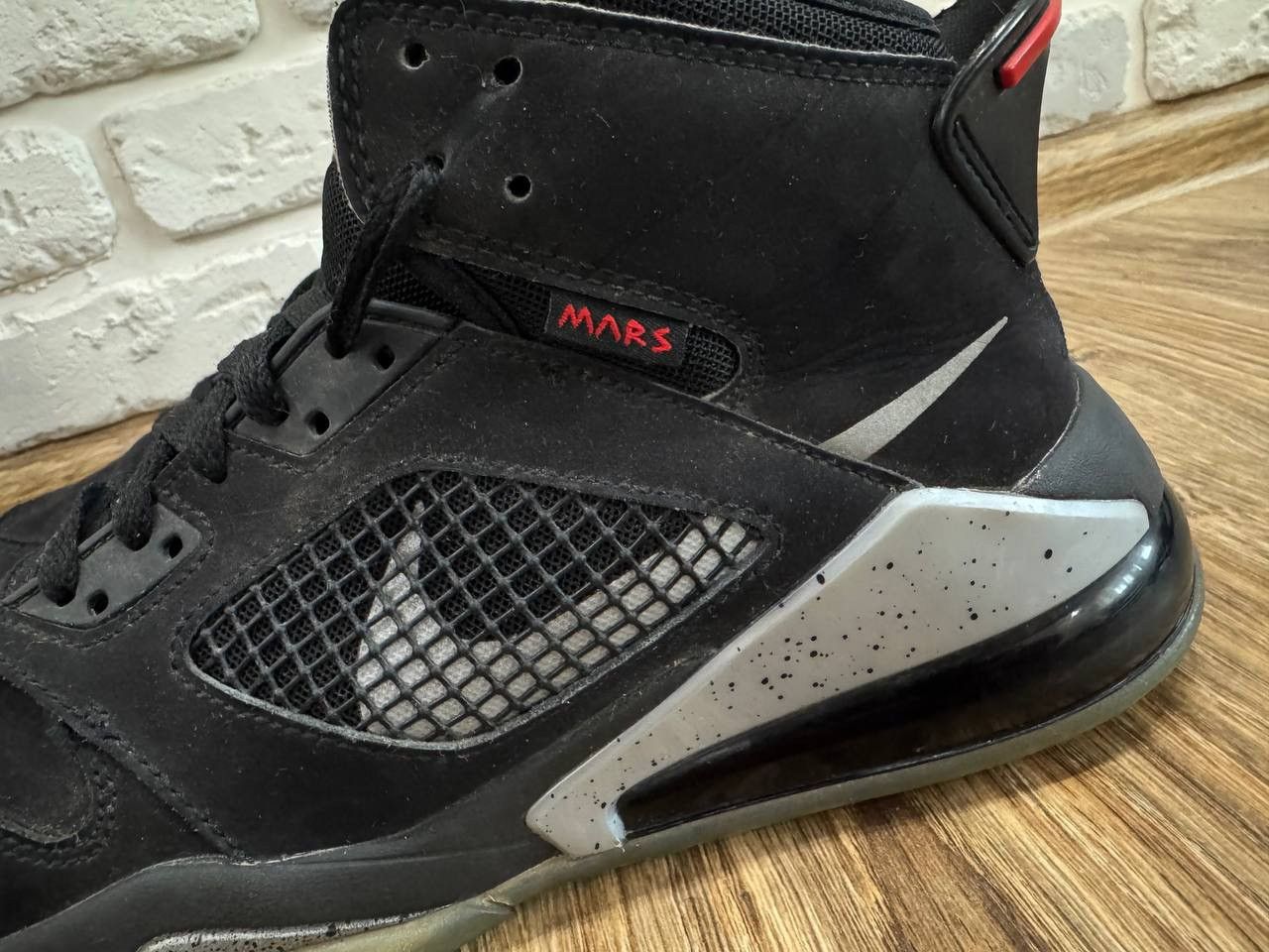 Jordan Brand × Nike Nike Air Jordan Mars 270 Size US 7.5 / EU 40-41 - 3 Thumbnail