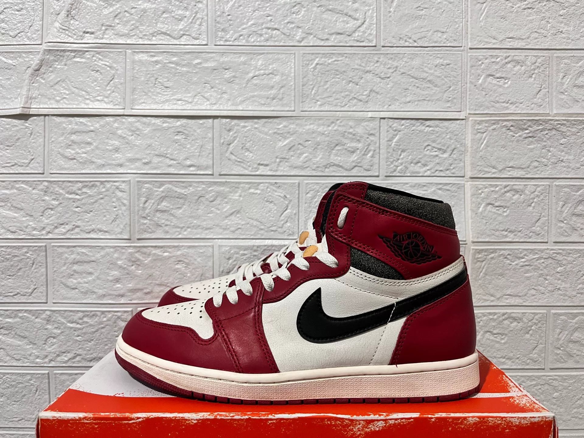 Nike Nike AJ1 Red Hitop Sneakers 11 Men Size US 11 / EU 44 - 1 Thumbnail