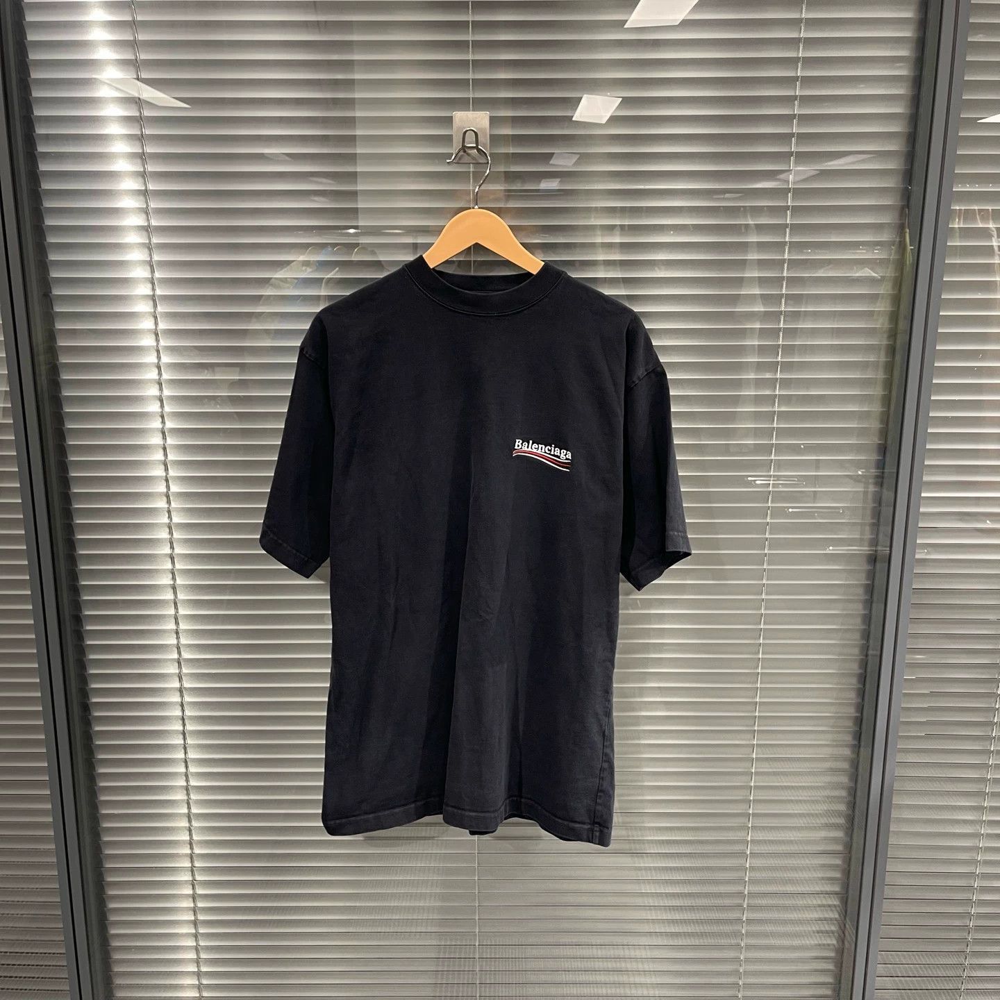 Balenciaga Black Short Sleeve T-Shirt Size US S / EU 44-46 / 1 - 1 Thumbnail