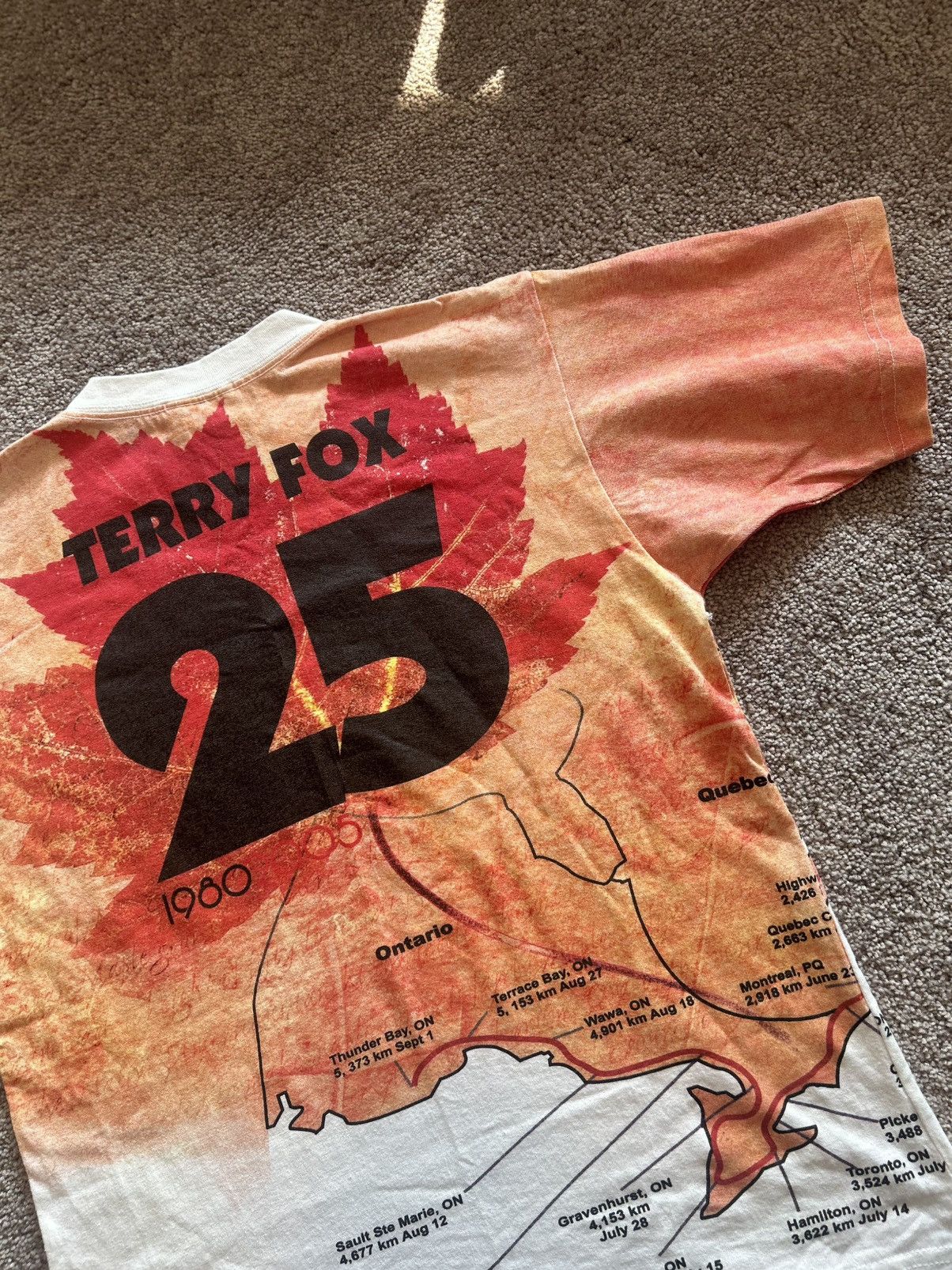 Vintage Vintage 2005 Terry Fox Marathon Of Hope All Over Print Size US S / EU 44-46 / 1 - 7 Thumbnail