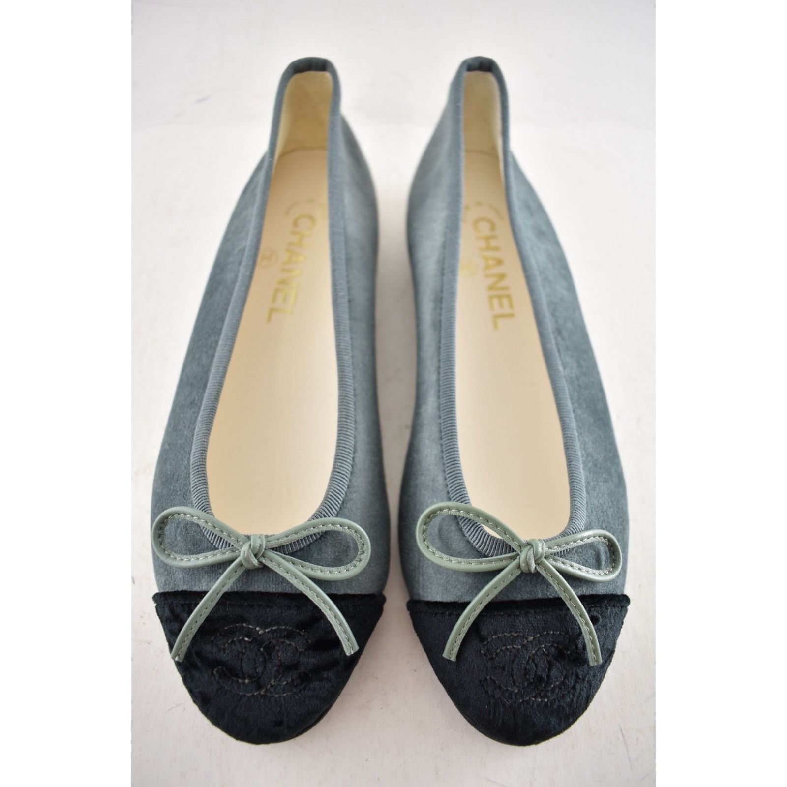 Chanel Chanel 24A Green Black Velvet CC Logo Ballet Flat 36 Size US 6 / IT 36 - 11 Thumbnail