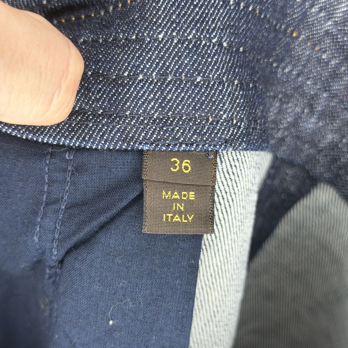 Louis Vuitton Louis Vuitton Navy Denim Skirt Size 26" / US 2 / IT 38 - 9 Thumbnail
