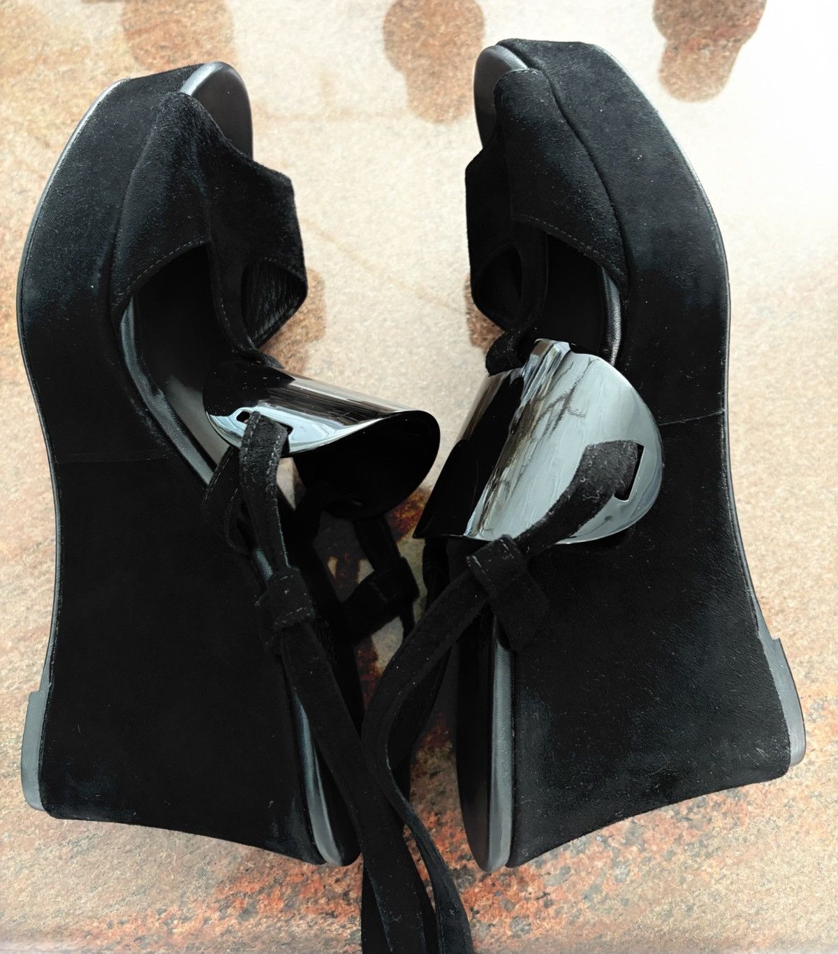Hermes Hermes ankle strap suede sandals with medallion detail Size US 8 / IT 38 - 11 Thumbnail