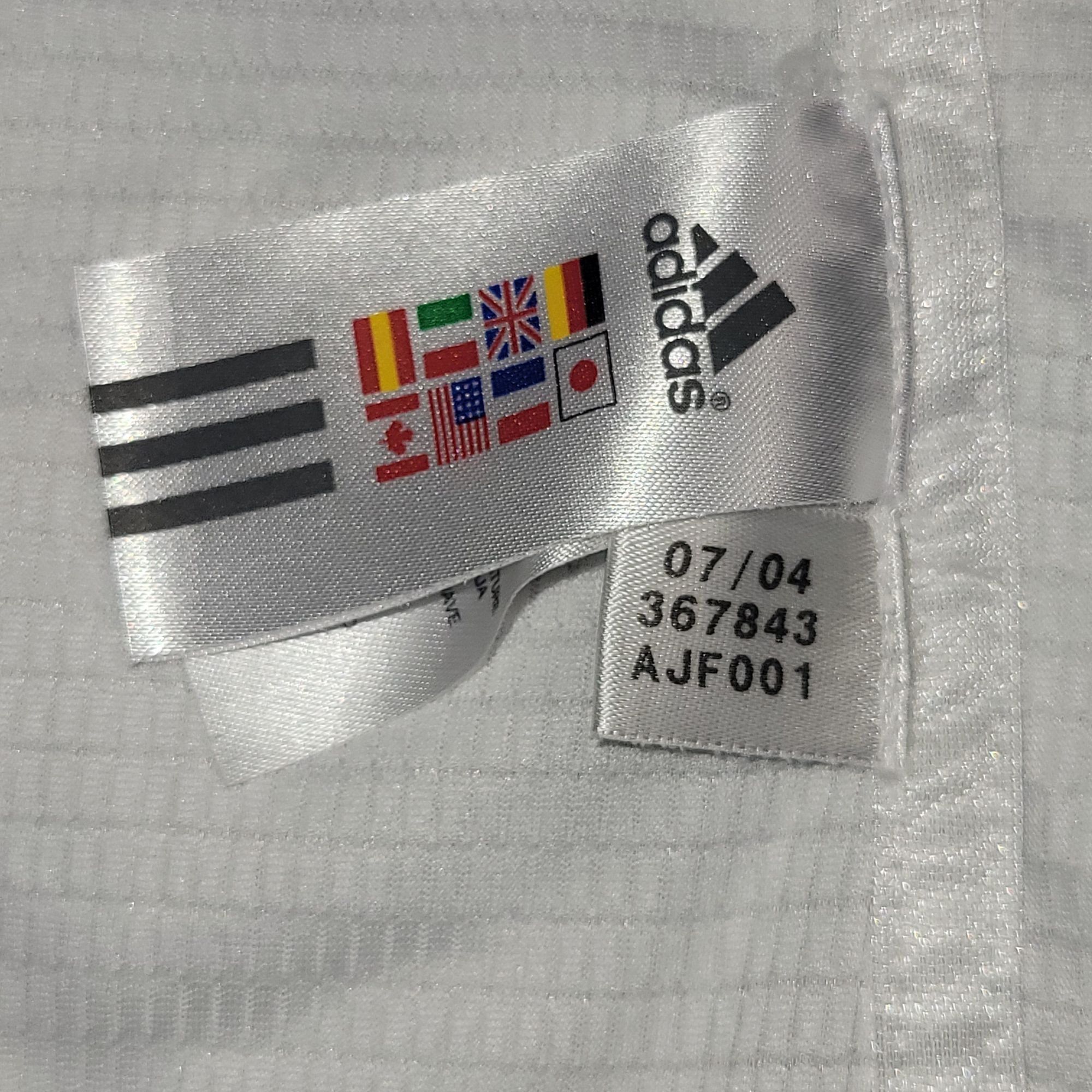 Adidas Zidane Real Madrid PLAYER ISSUE 2004 2005 Soccer Jersey M Size US M / EU 48-50 / 2 - 8 Thumbnail