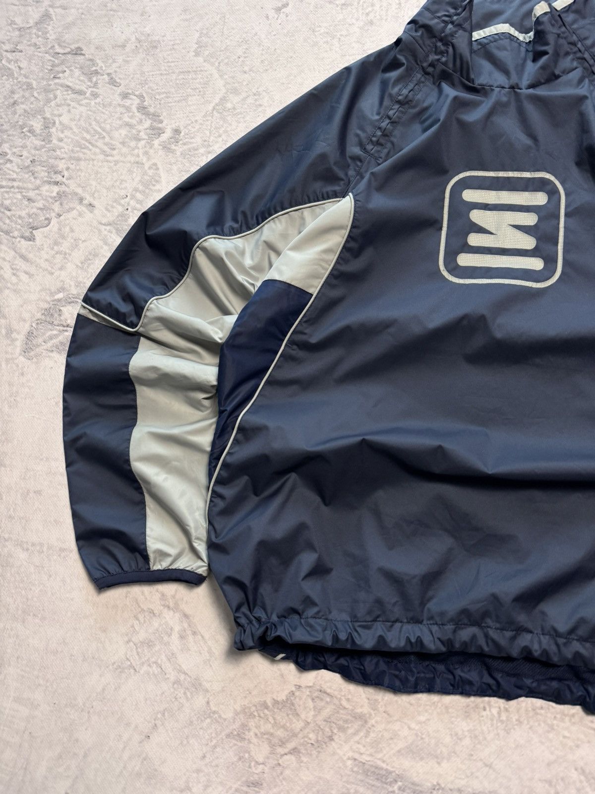 Nike 00s Nike Vintage Shox Nylon Big Logo Oversize Drill Jacket Size US M / EU 48-50 / 2 - 3 Thumbnail