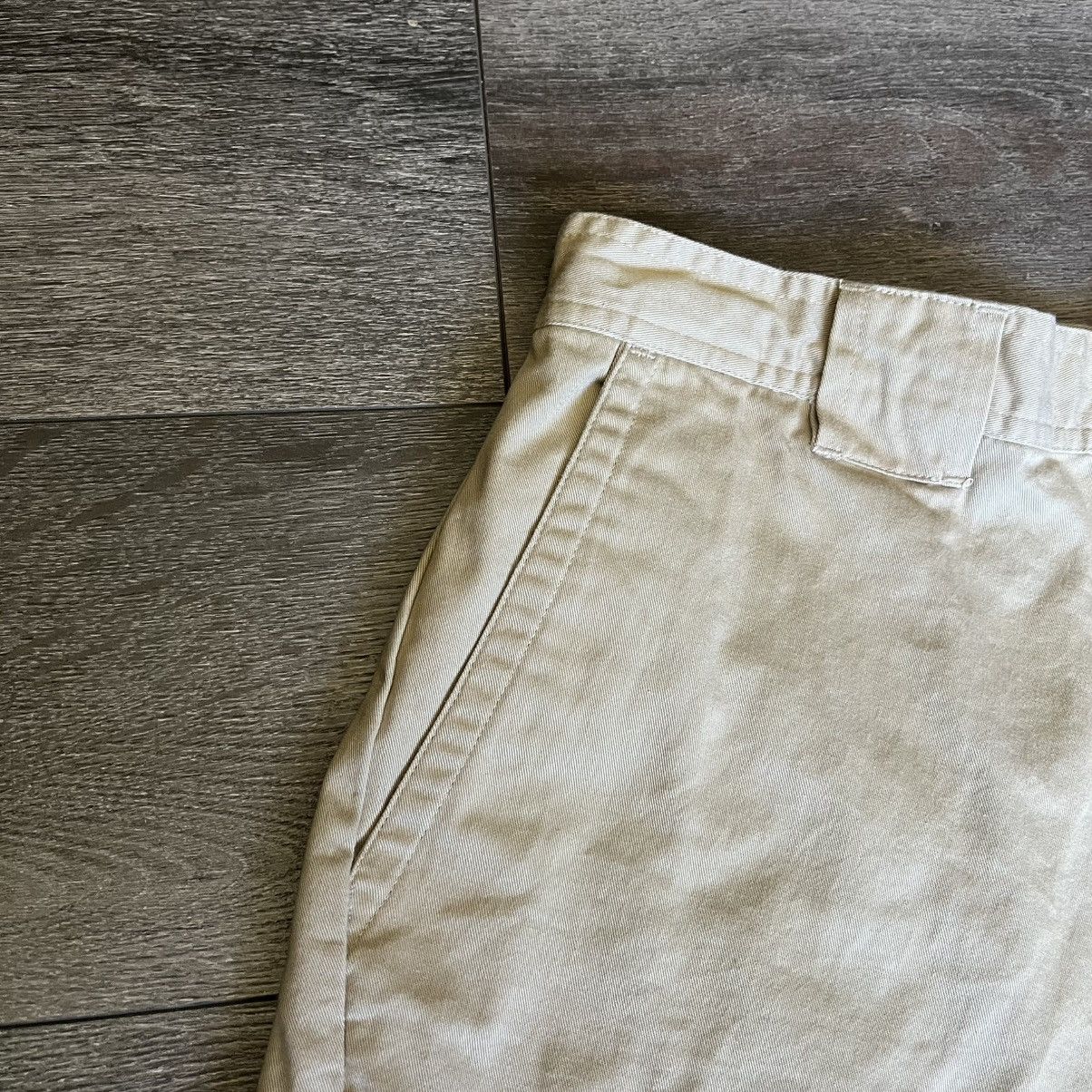 Givenchy Vintage 2000s Givenchy Activewear Paris Cargo Beige Shorts Size US 34 / EU 50 - 5 Thumbnail